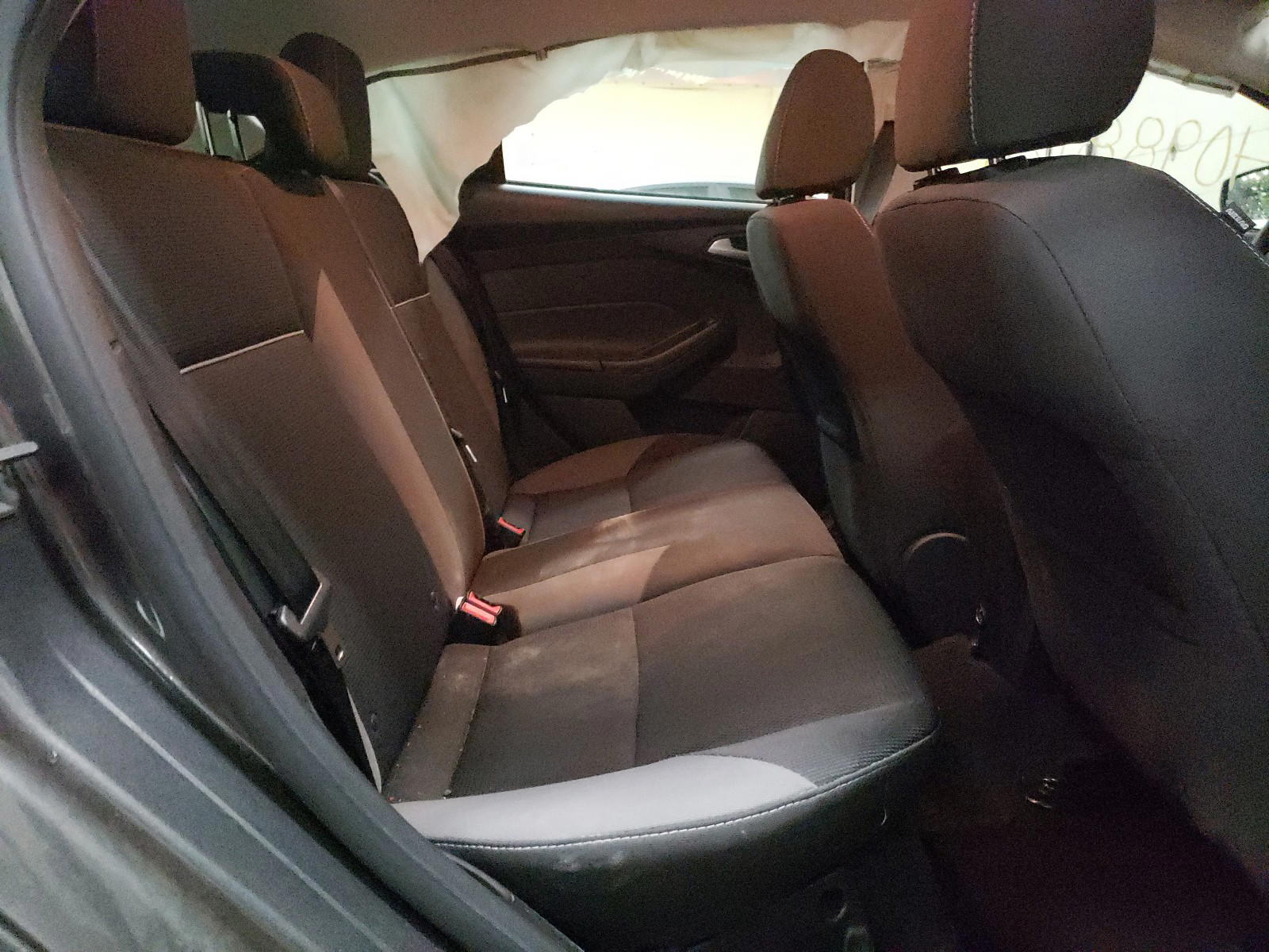 Photo 6 from auction – 2014 FORD FOCUS SE with VIN 1FADP3K2XEL206984
