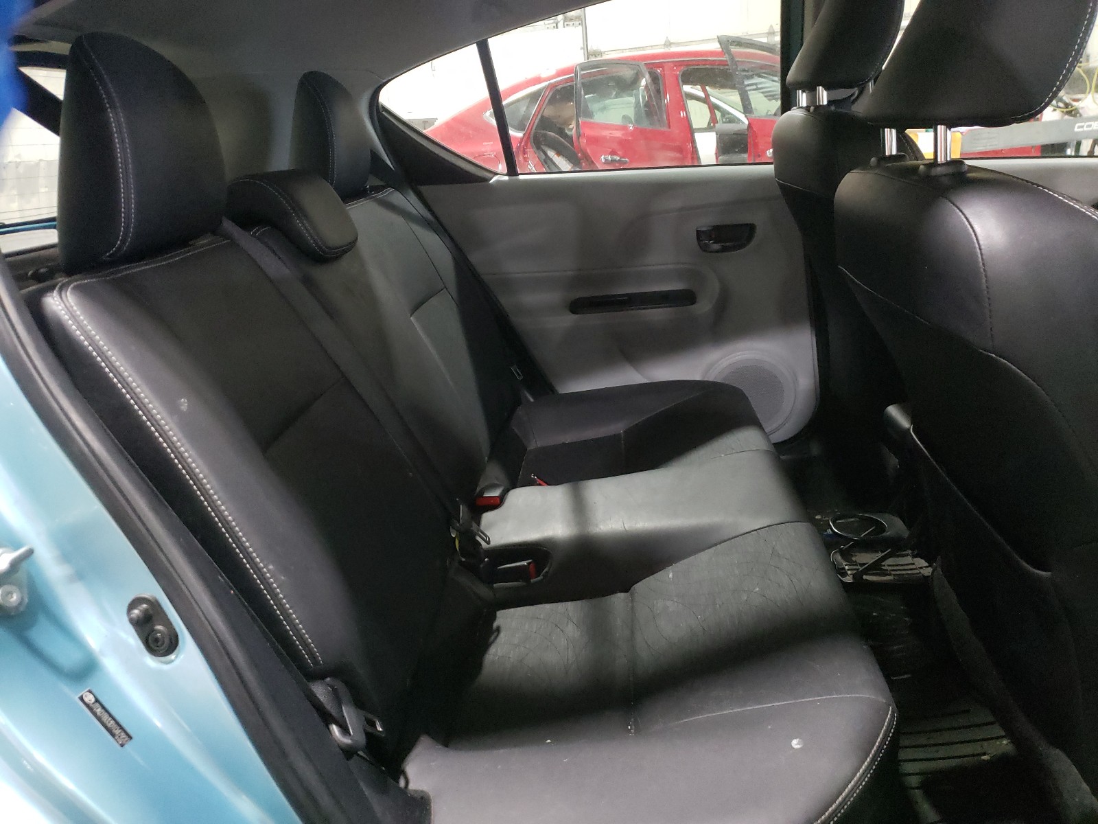 Photo 6 from auction – 2013 TOYOTA PRIUS C with VIN JTDKDTB33D1047920