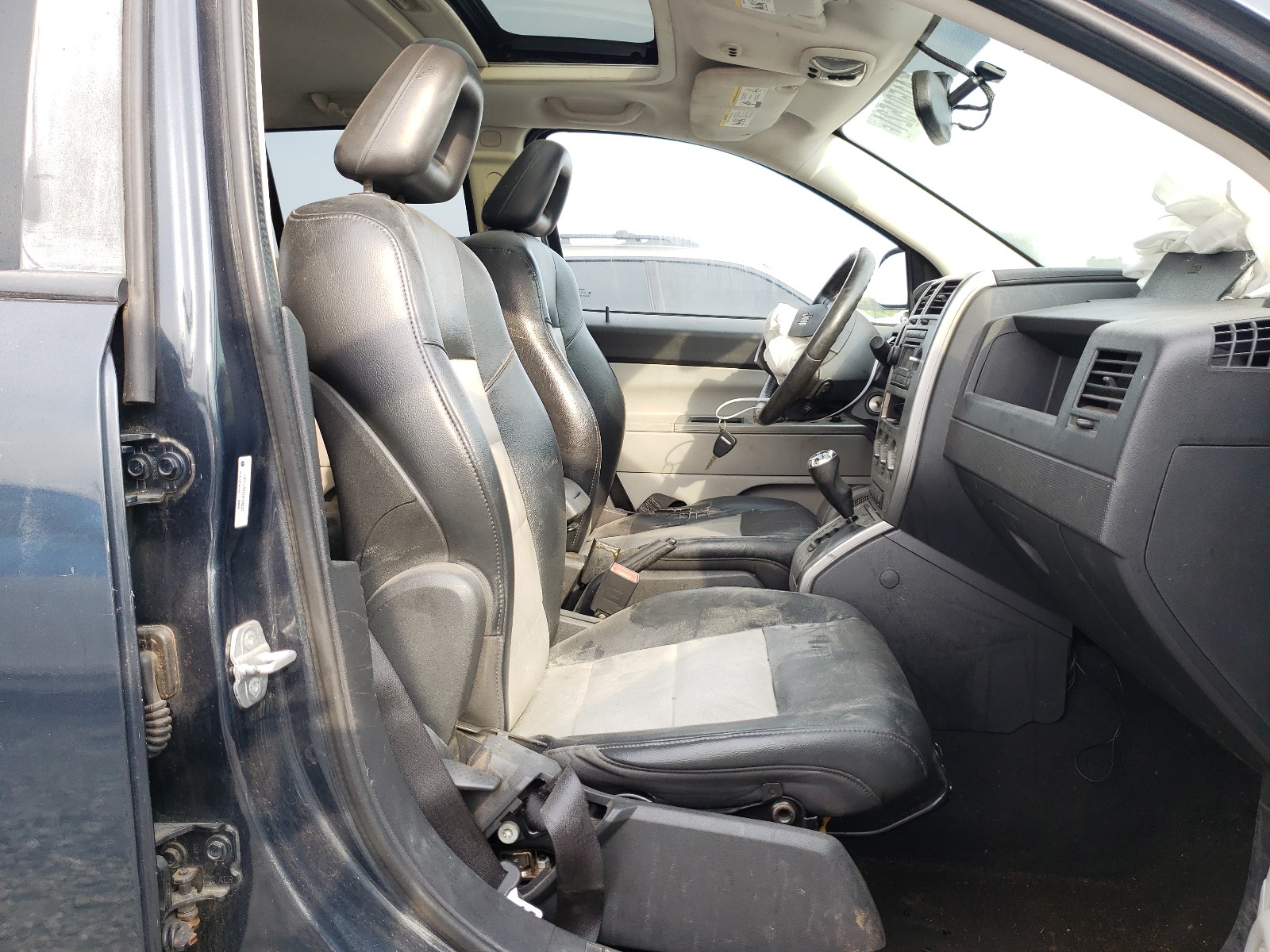 Foto 5 de la subasta – 2007 JEEP COMPASS LI con VIN 1J8FF57W67D144003