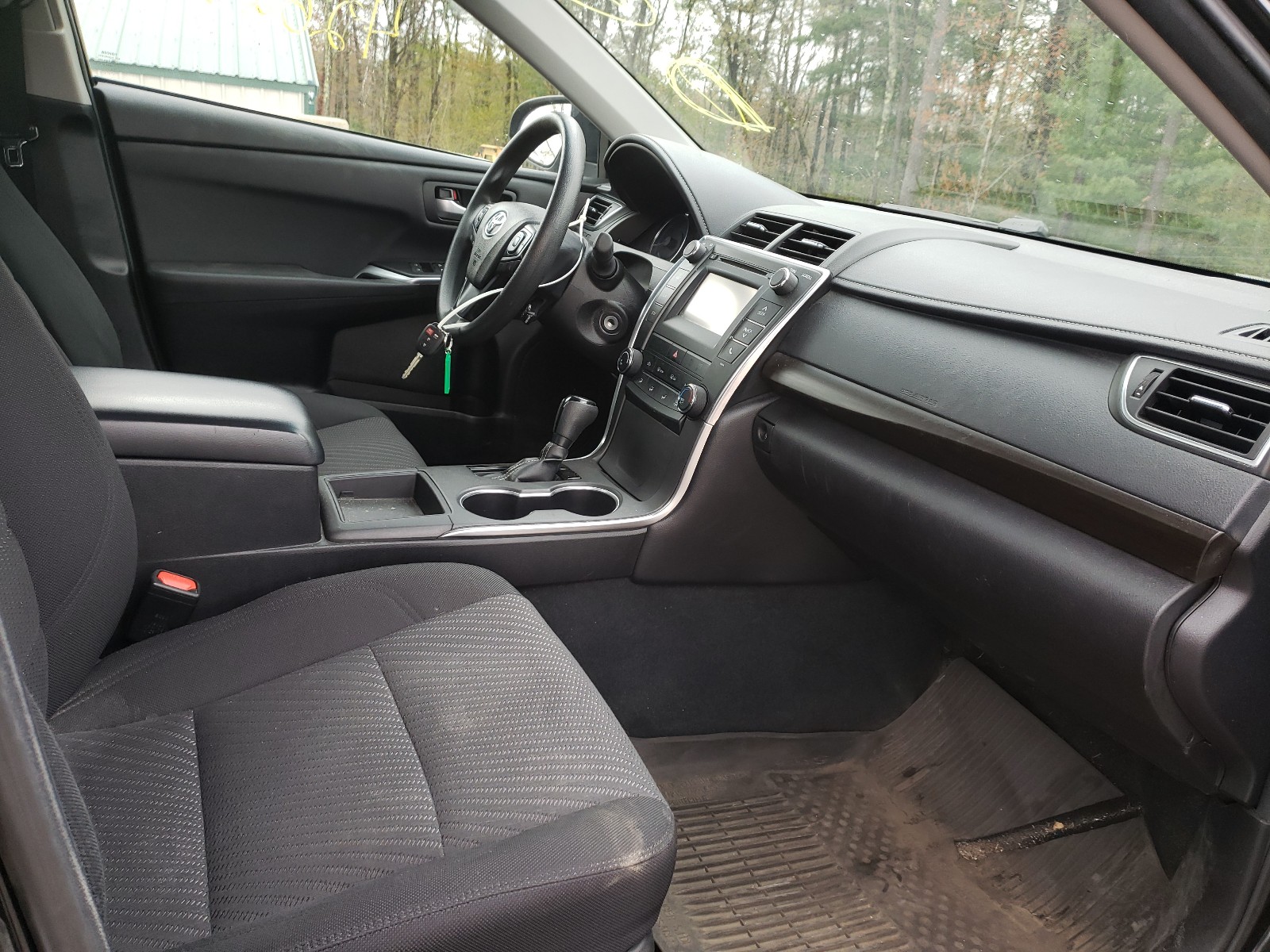 Photo 5 from auction – 2017 TOYOTA CAMRY LE with VIN 4T1BF1FK3HU419384