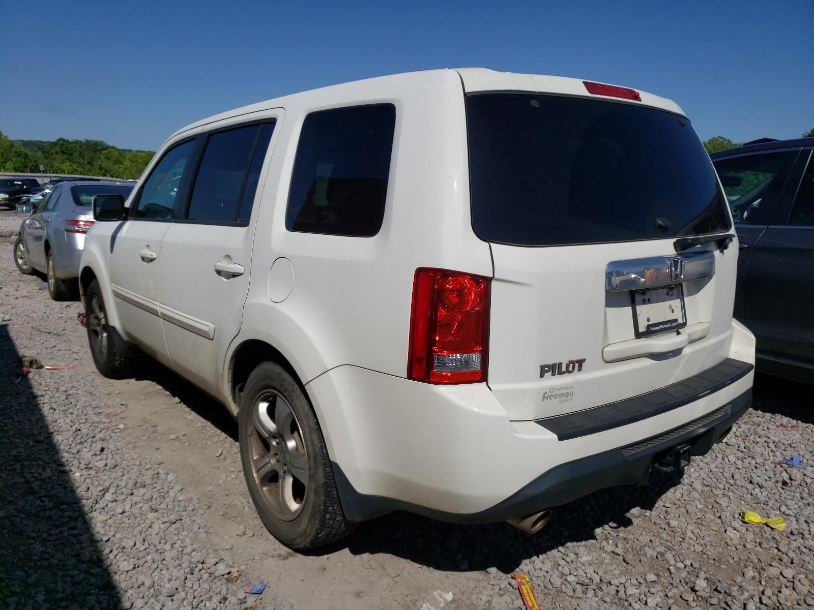 Photo 3 from auction – 2014 HONDA PILOT EXL with VIN 5FNYF3H56EB003531