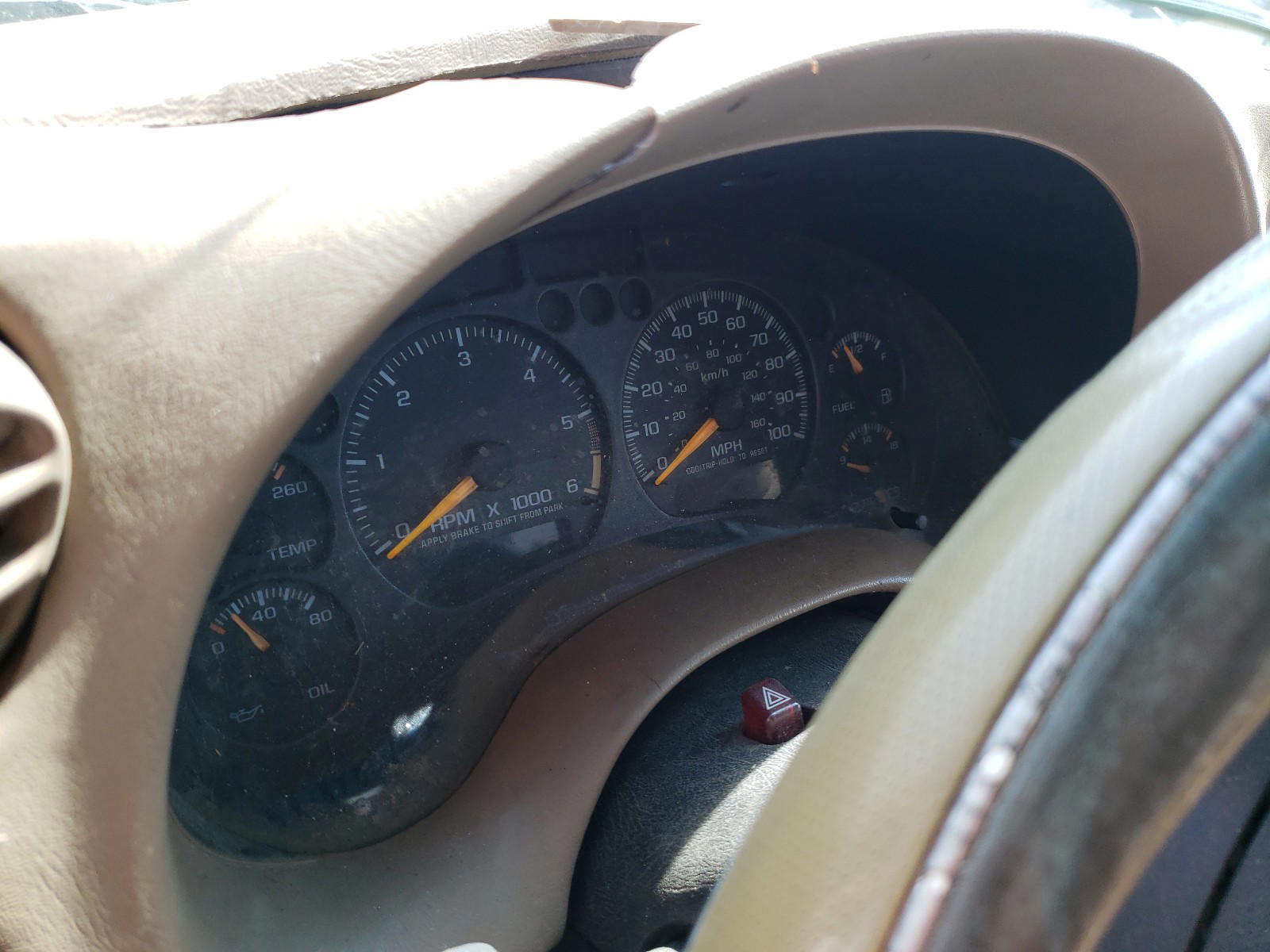 Photo 8 from auction – 2000 GMC SONOMA with VIN 1GTCS14W2Y8169025