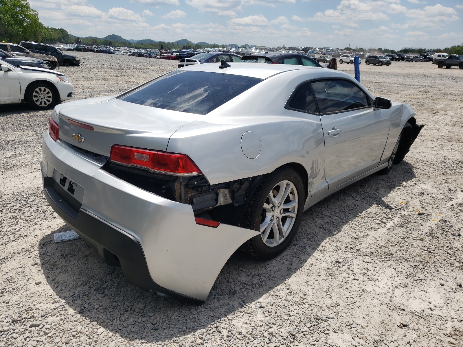 Photo 4 from auction – 2015 CHEVROLET CAMARO LS with VIN 2G1FB1E33F9181177