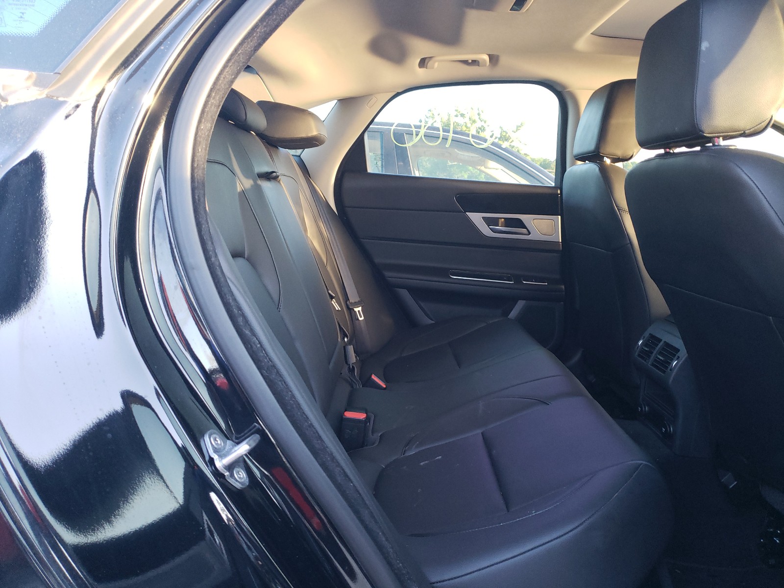 Zdjęcie 6 z aukcji – 2018 JAGUAR XF z VIN SAJBS4FX8JCY71180