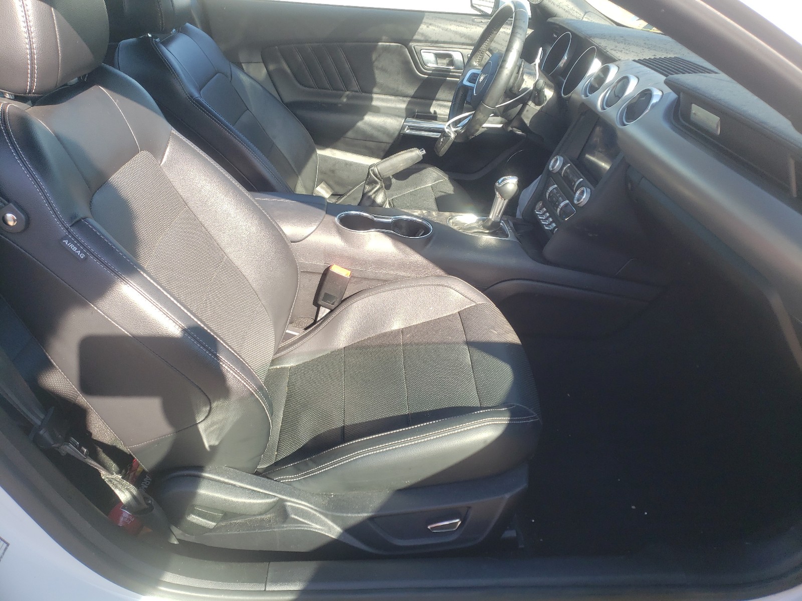 Photo 5 from auction – 2019 FORD MUSTANG with VIN 1FA6P8TH7K5172642