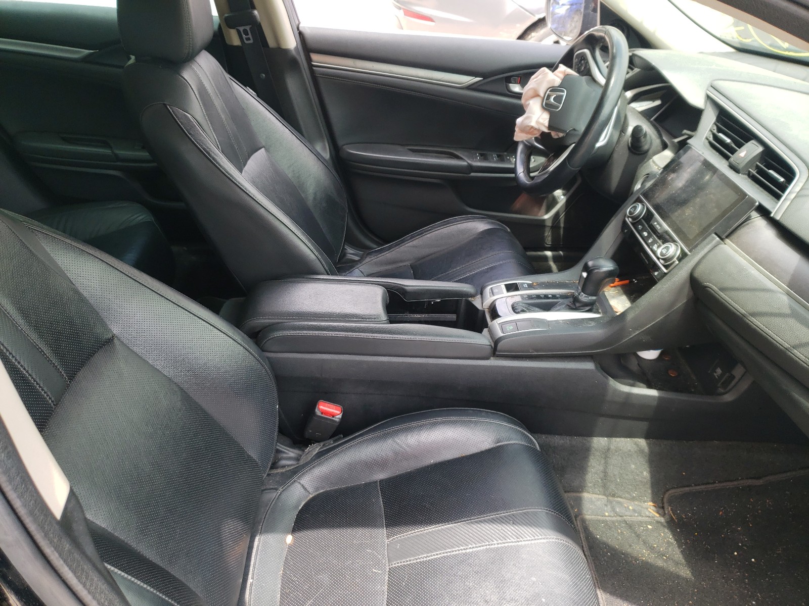 Photo 5 from auction – 2016 HONDA CIVIC EXL with VIN 19XFC1F77GE000431