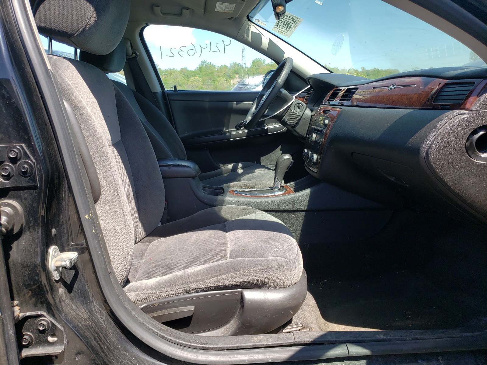 Photo 5 from auction – 2011 CHEVROLET IMPALA LS with VIN 2G1WF5EK1B1226449