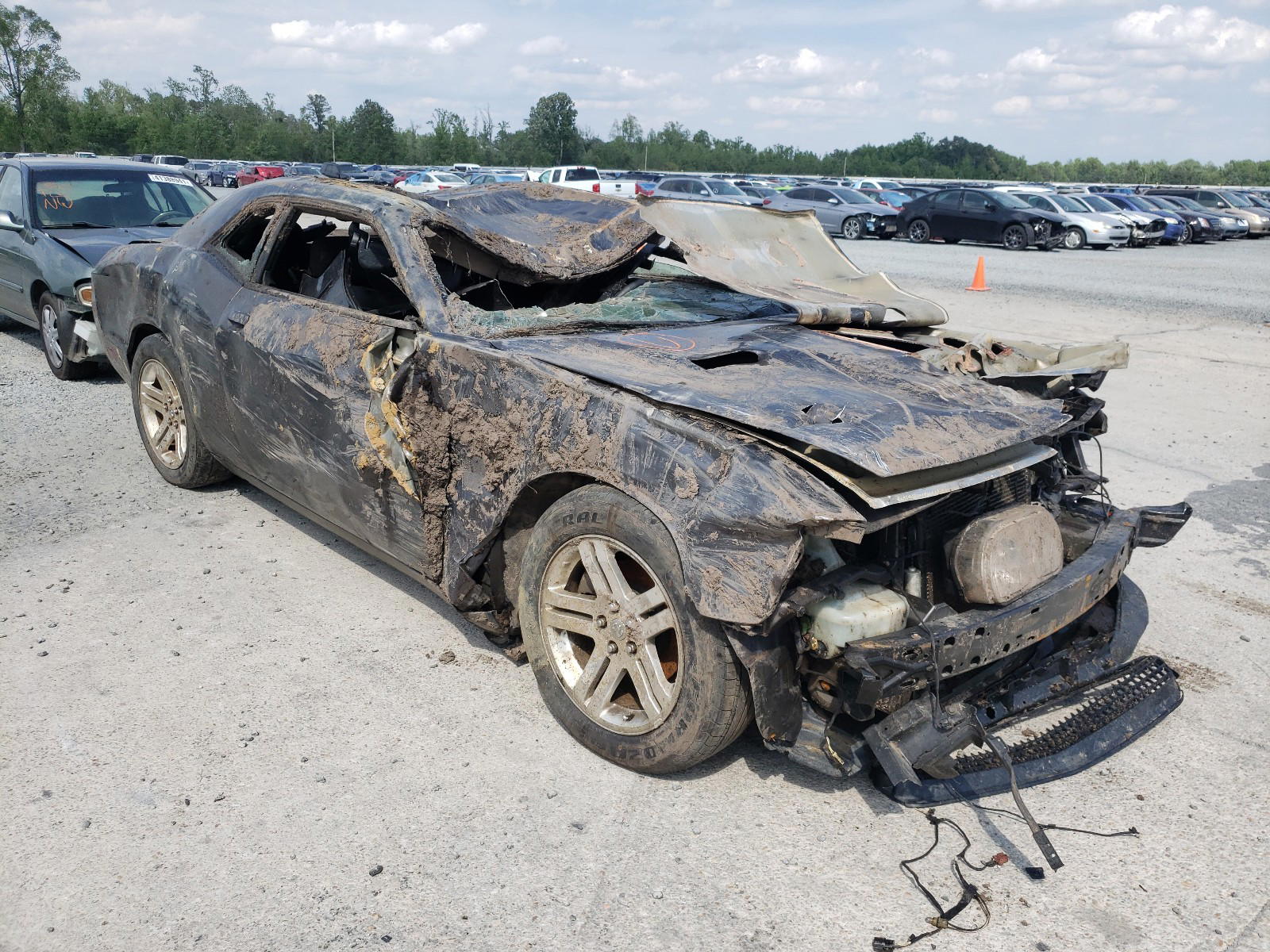 DODGE CHALLENGER 2013 with VIN 2C3CDYAG3DH695138 - Photo from auction