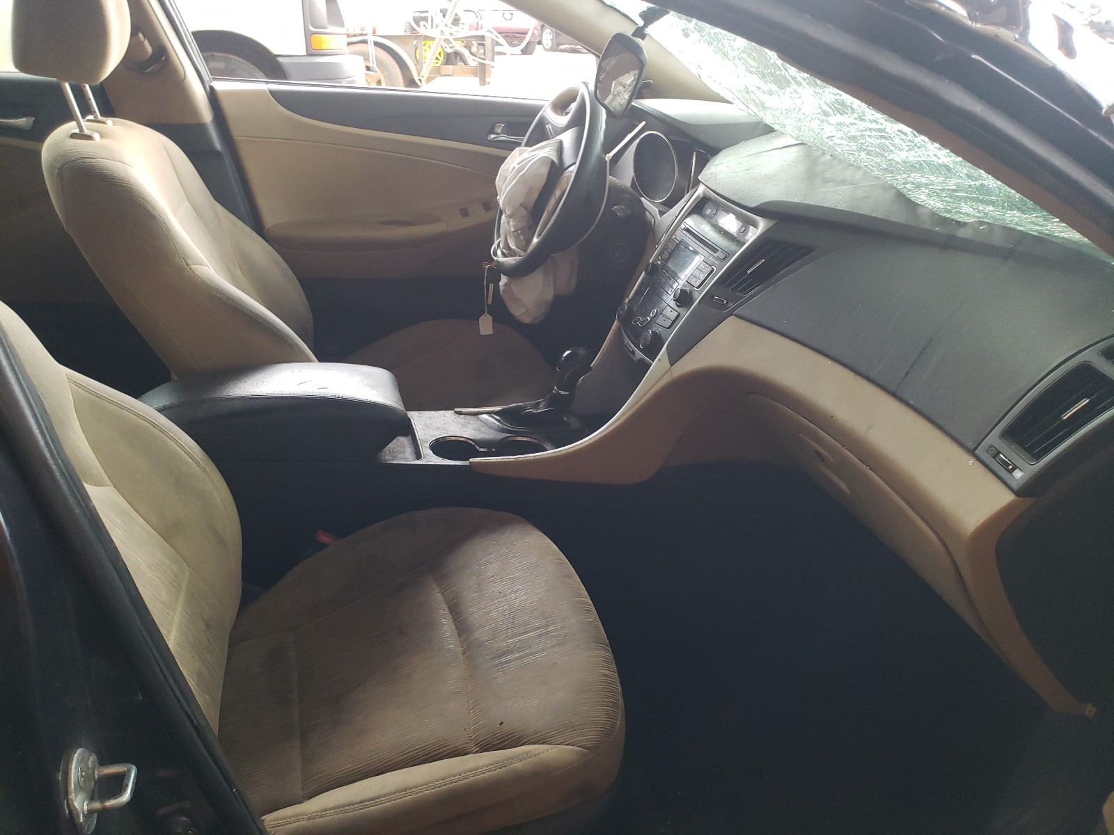 Photo 5 from auction – 2011 HYUNDAI SONATA GLS with VIN 5NPEB4AC3BH185165