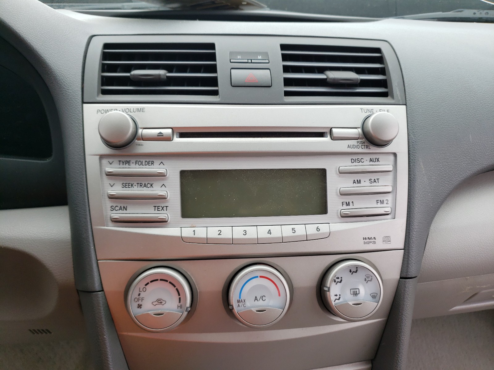Photo 9 from auction – 2011 TOYOTA CAMRY BASE with VIN 4T4BF3EK3BR120634