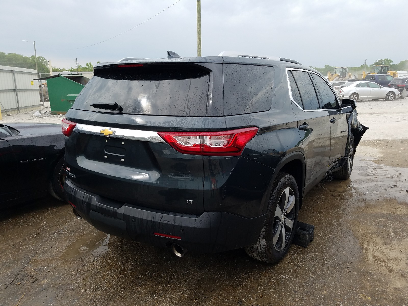 Photo 4 from auction – 2018 CHEVROLET TRAVERSE L with VIN 1GNERHKW2JJ178569