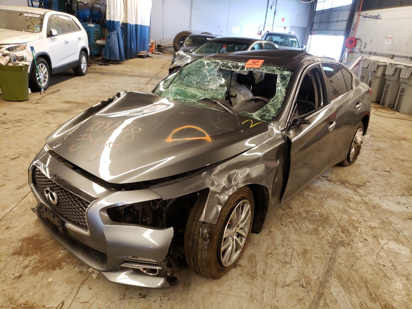 Photo 2 from auction – 2015 INFINITI Q50 BASE with VIN JN1BV7AR0FM415534