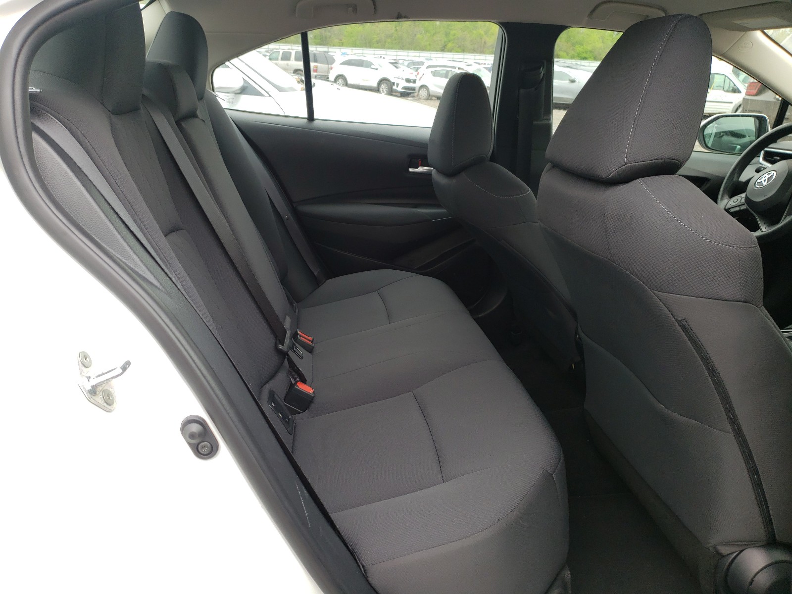 Photo 6 from auction – 2020 TOYOTA COROLLA LE with VIN 5YFEPRAE0LP072584