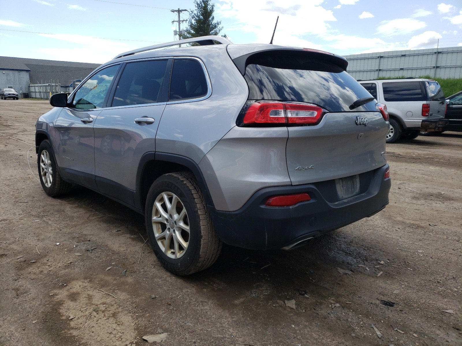 Photo 3 from auction – 2016 JEEP CHEROKEE L with VIN 1C4PJMCS2GW225365
