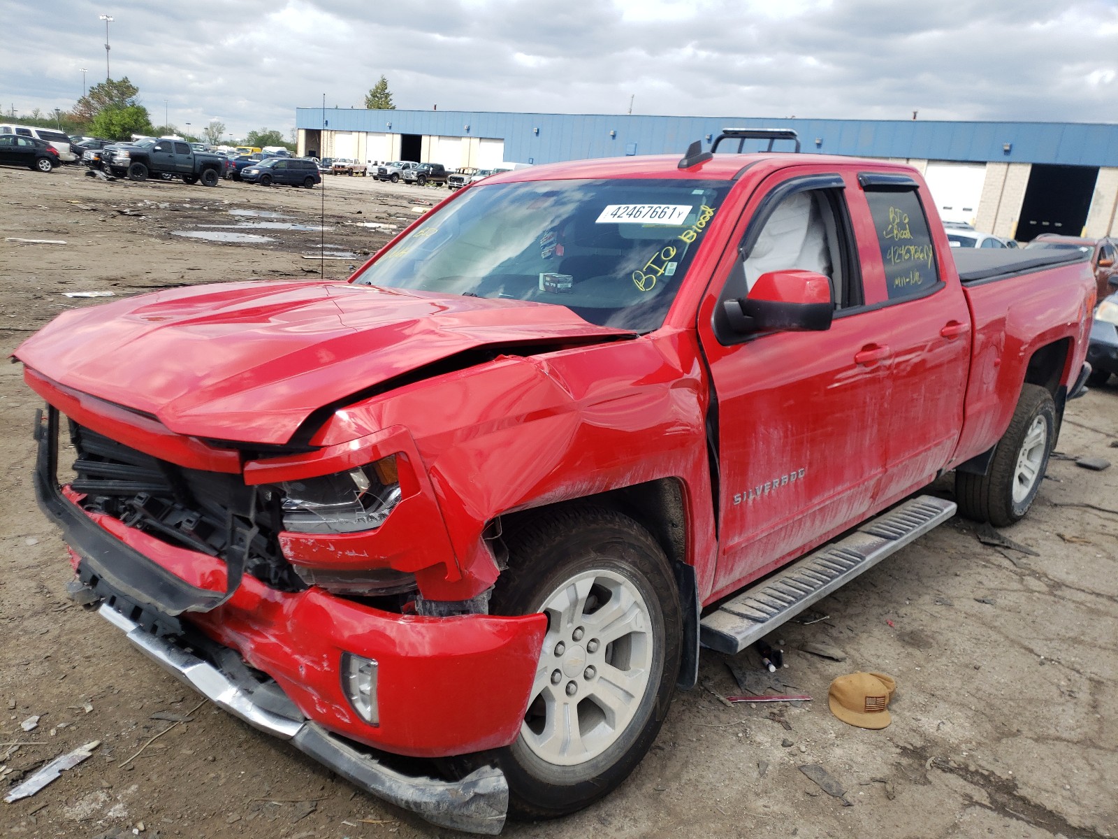 Photo 2 from auction – 2017 CHEVROLET SILVERADO with VIN 1GCVKREC5HZ364381