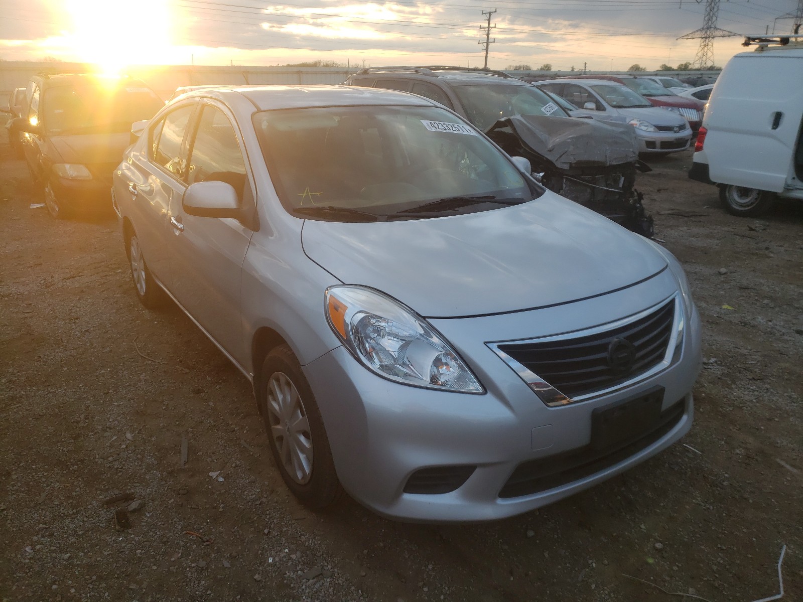 NISSAN VERSA S 2014 مع رقم تعريف المركبة 3N1CN7AP1EL862806 - صورة من المزاد