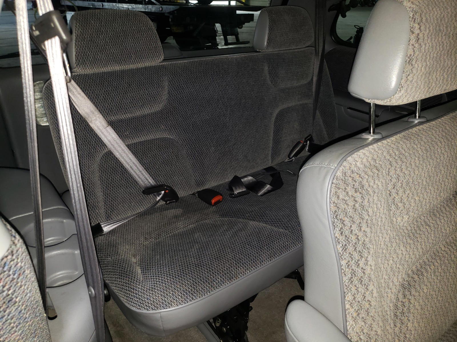 Photo 9 from auction – 1996 DODGE CARAVAN SE with VIN 2B4GP4531TR611506