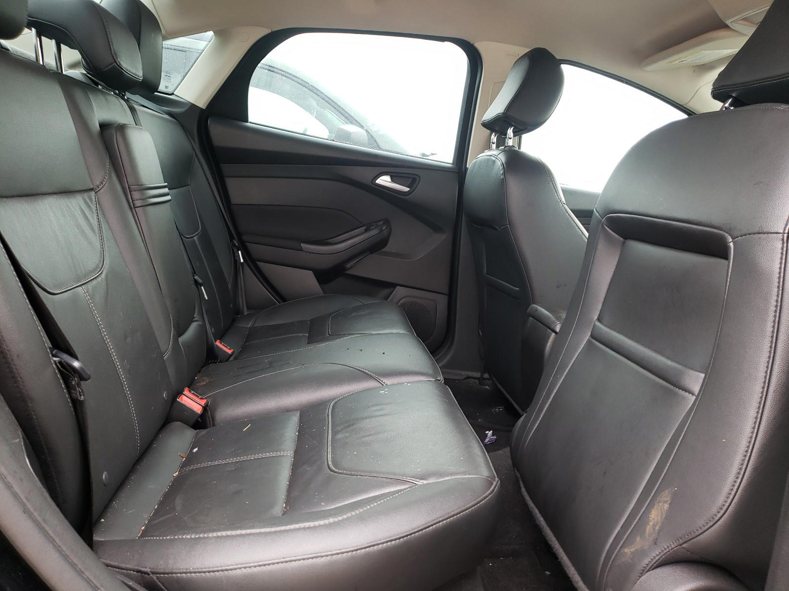 Photo 6 from auction – 2016 FORD FOCUS SE with VIN 1FADP3F20GL394556