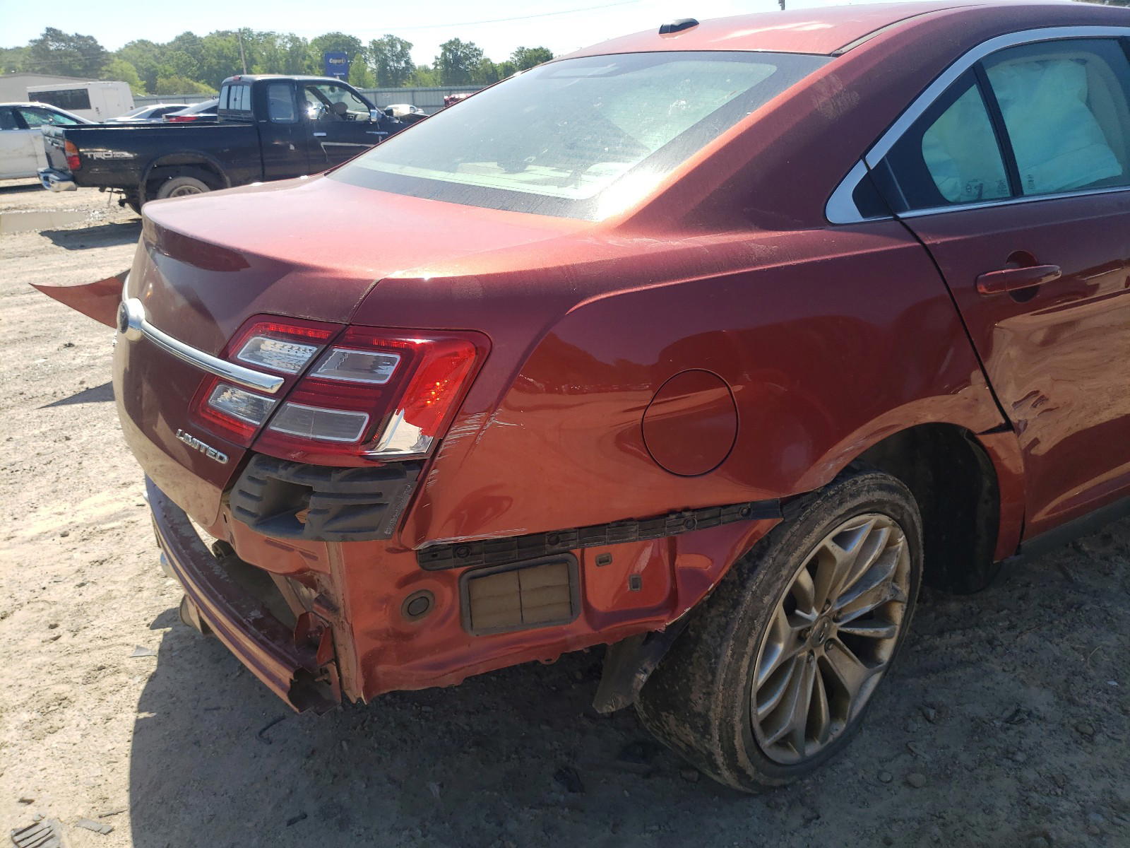 Photo 9 from auction – 2014 FORD TAURUS LIM with VIN 1FAHP2F88EG103565