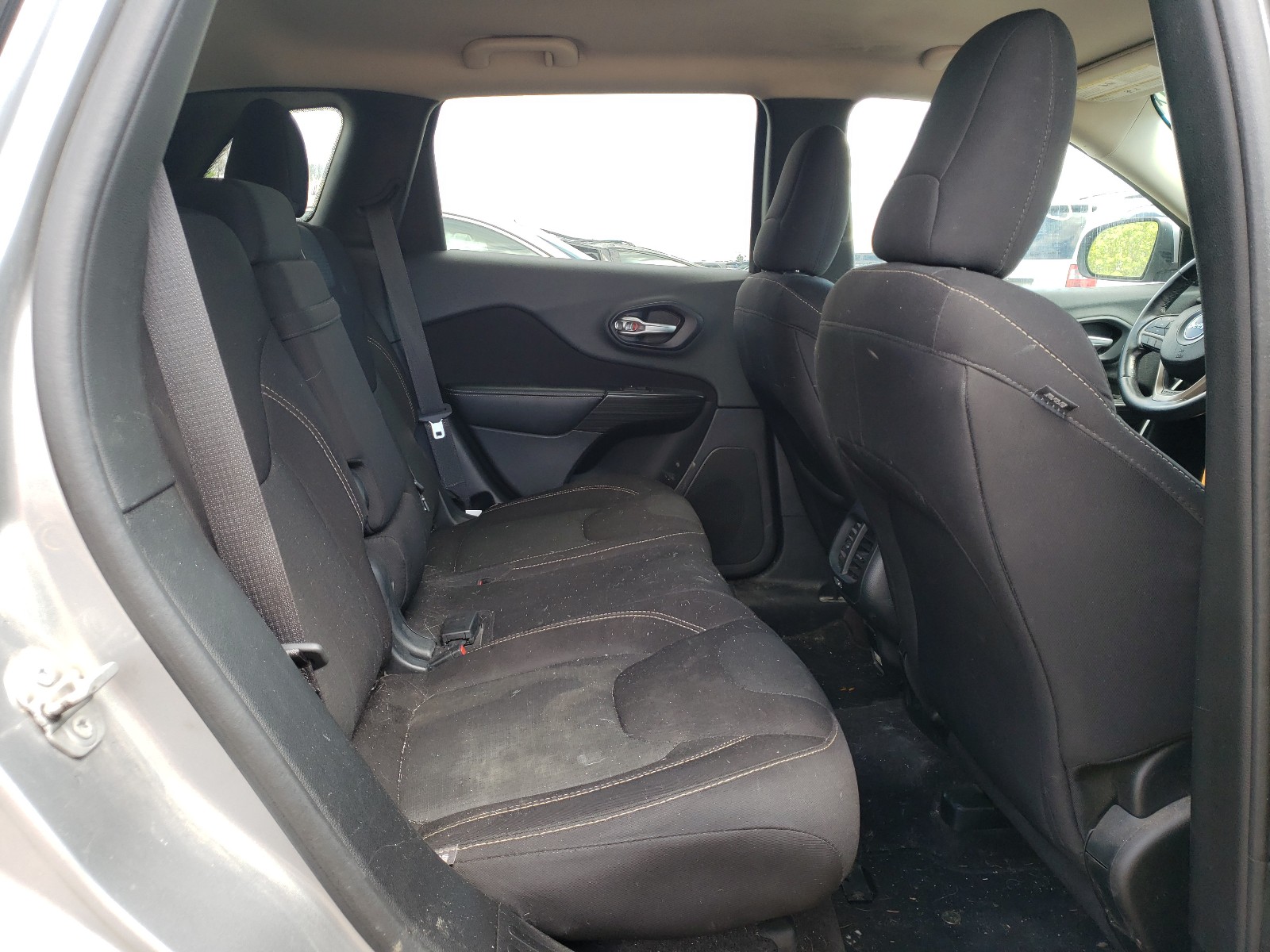 Photo 6 from auction – 2016 JEEP CHEROKEE L with VIN 1C4PJMCS2GW225365