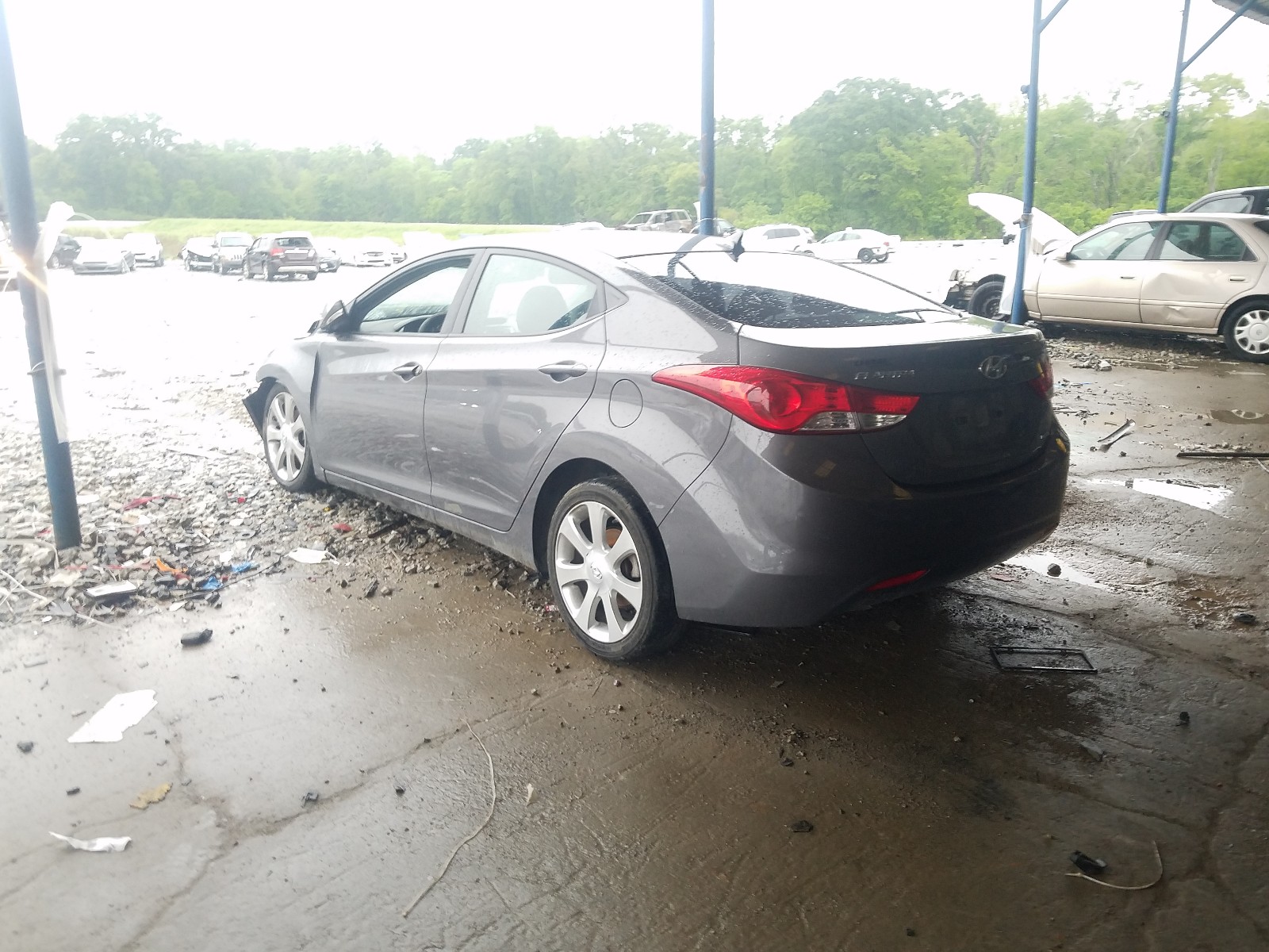 Photo 3 from auction – 2011 HYUNDAI ELANTRA GL with VIN 5NPDH4AE9BH043771