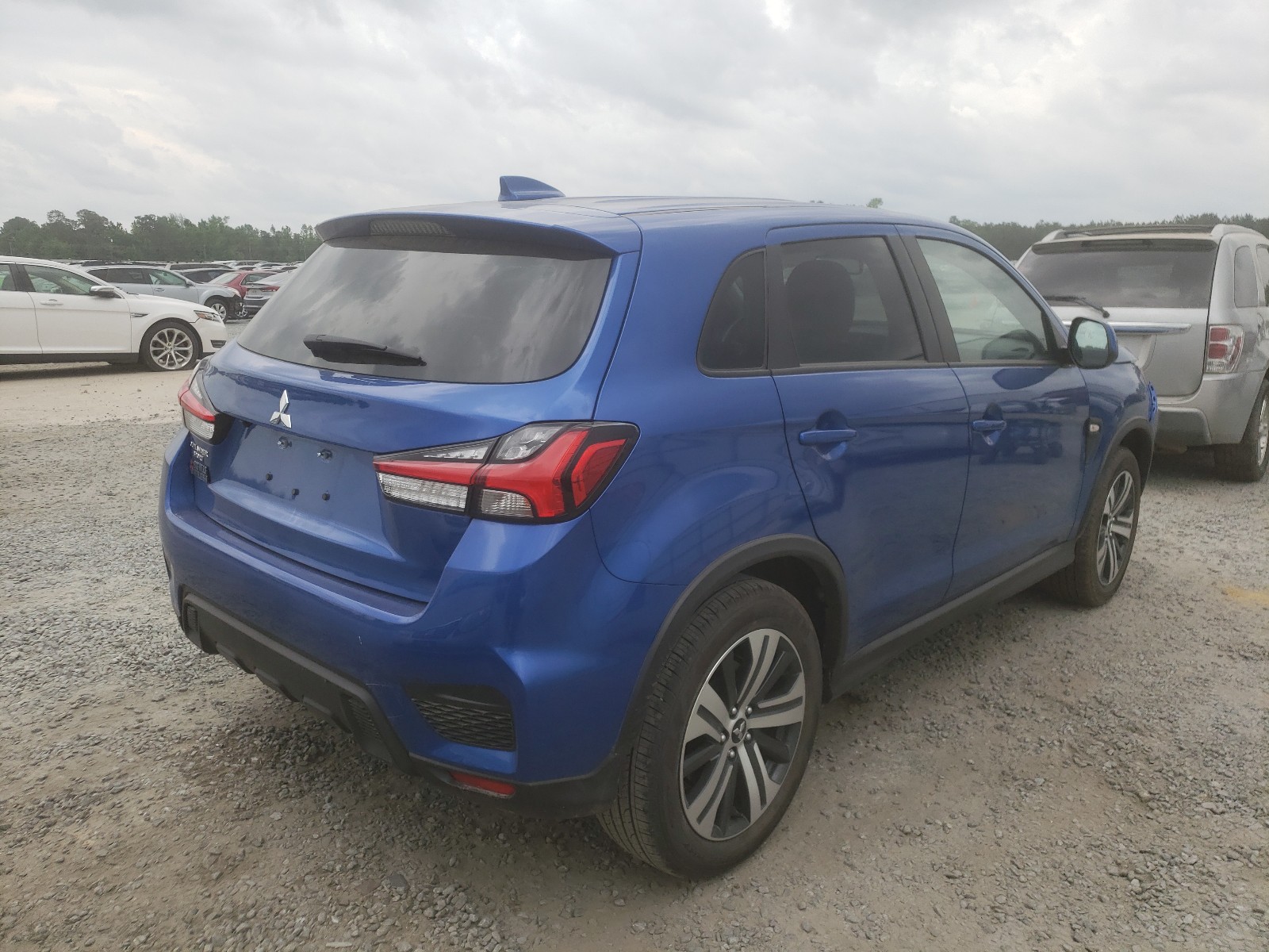 Photo 4 from auction – 2021 MITSUBISHI OUTLANDER with VIN JA4APUAU8MU005173