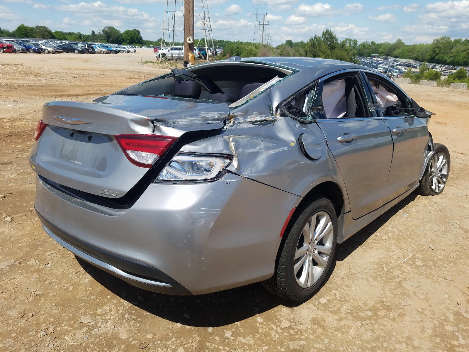 Photo 4 from auction – 2015 CHRYSLER 200 LIMITE with VIN 1C3CCCABXFN714644