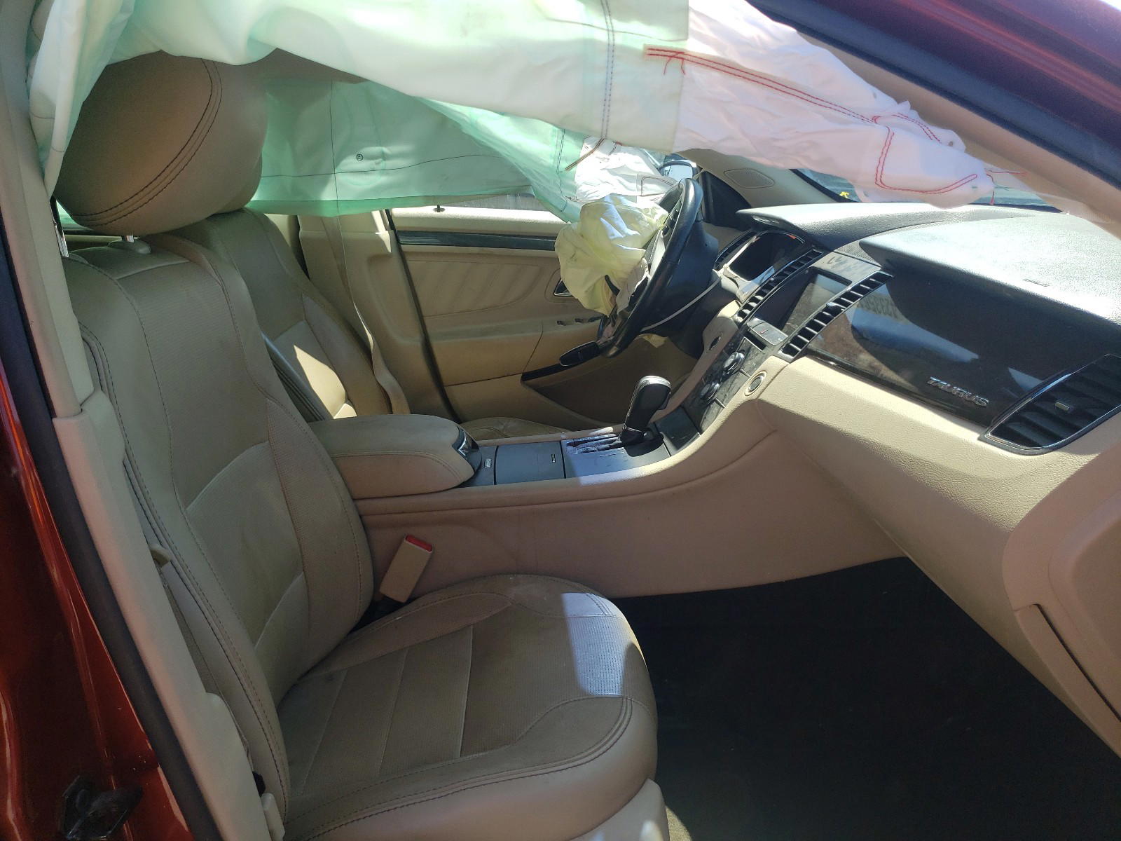 Photo 5 from auction – 2014 FORD TAURUS LIM with VIN 1FAHP2F88EG103565