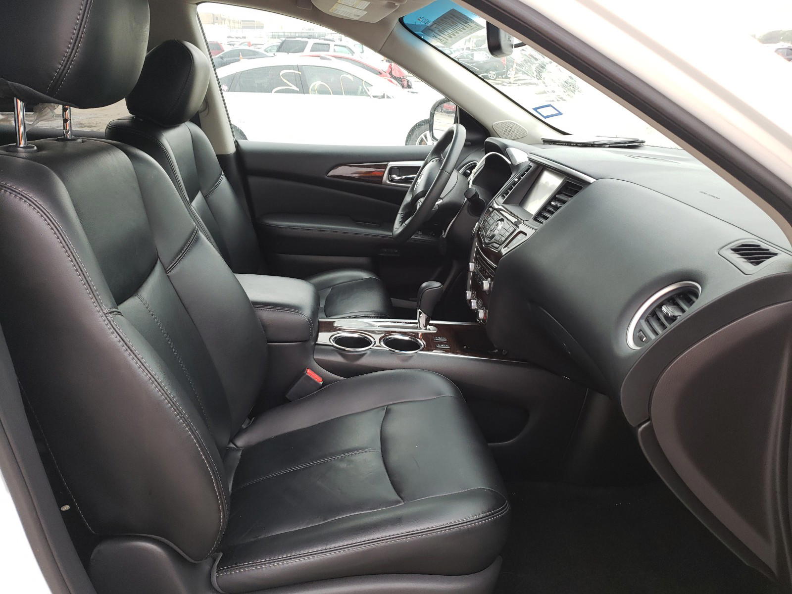 Photo 5 from auction – 2015 NISSAN PATHFINDER with VIN 5N1AR2MN5FC705343