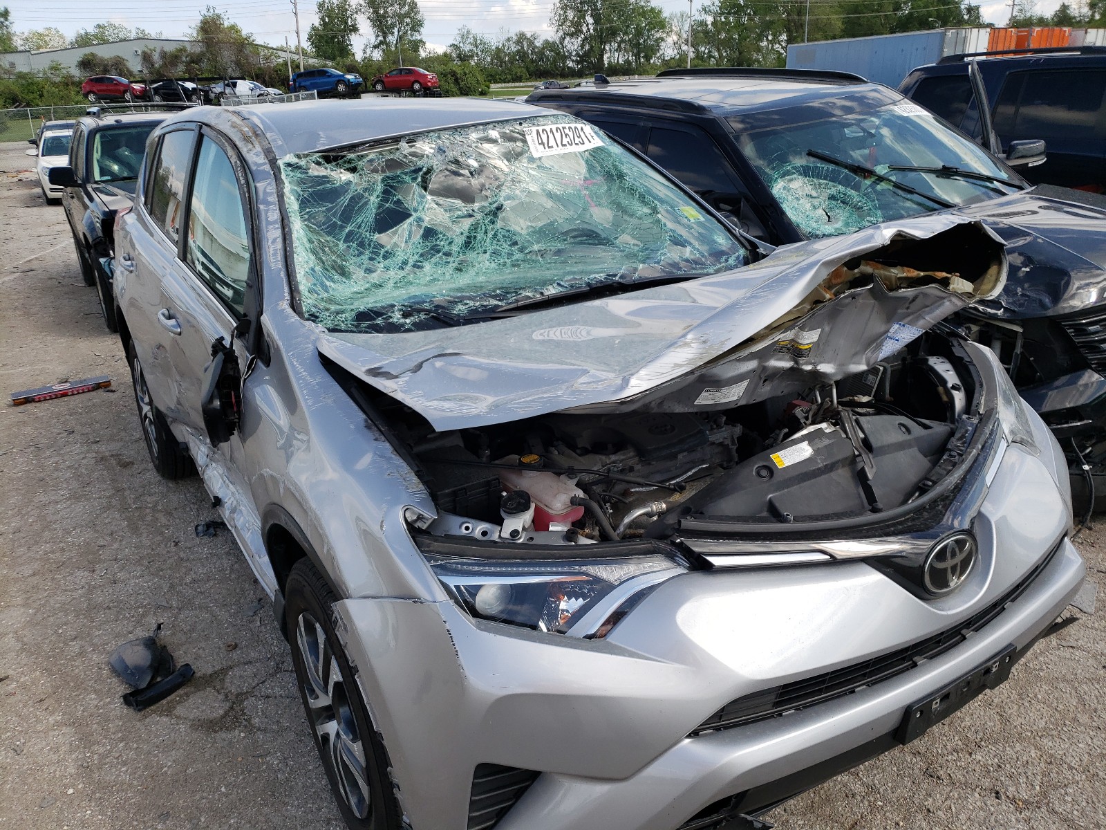 Photo 9 from auction – 2017 TOYOTA RAV4 LE with VIN 2T3BFREVXHW670923