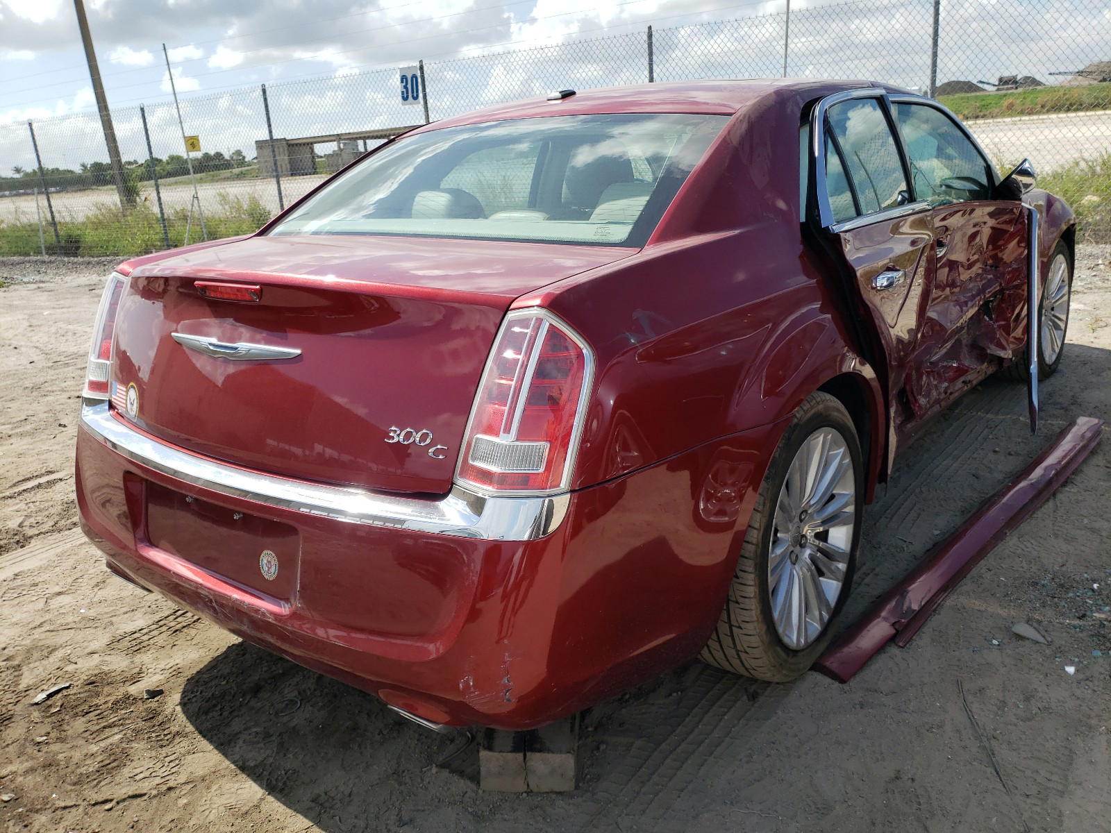 Photo 4 from auction – 2012 CHRYSLER 300C with VIN 2C3CCAET2CH274592