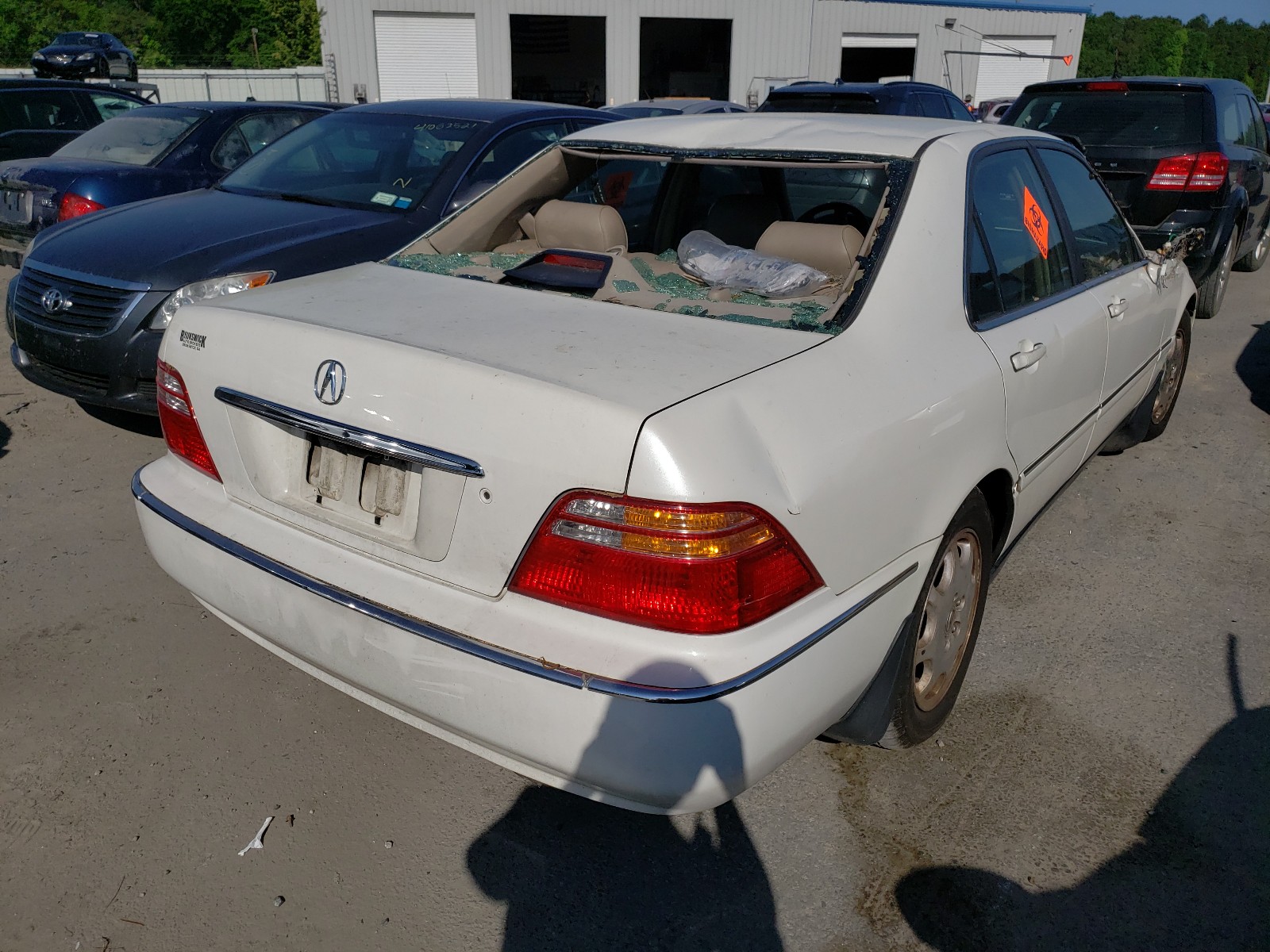 Photo 4 from auction – 2000 ACURA 3.5RL with VIN JH4KA9667YC010801