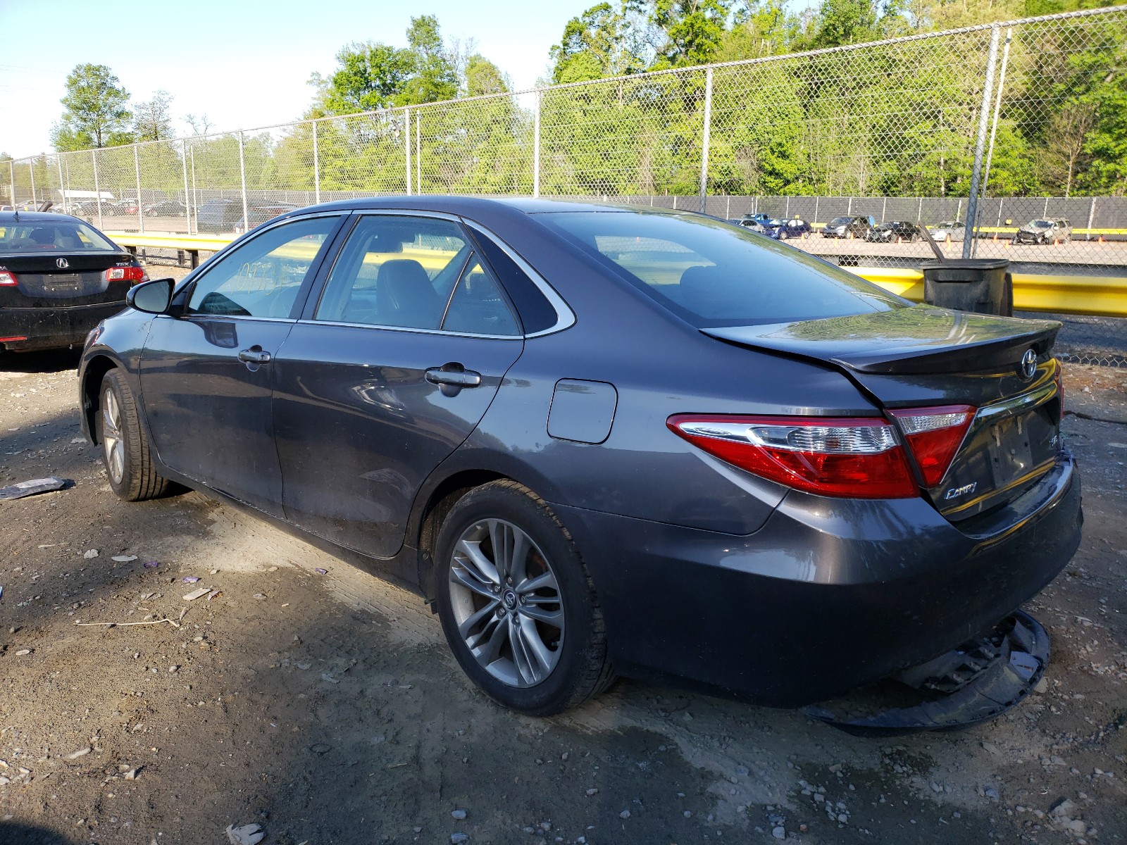 Photo 3 from auction – 2016 TOYOTA CAMRY LE with VIN 4T1BF1FK2GU586365