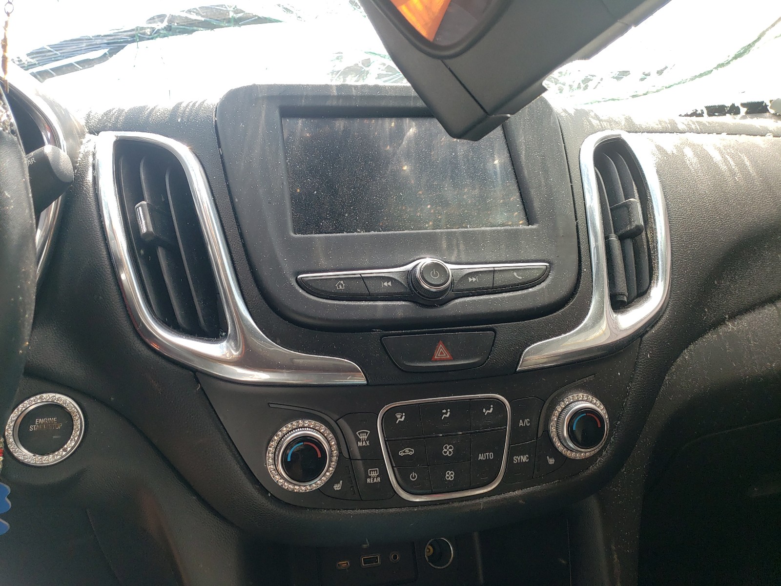 Photo 9 from auction – 2020 CHEVROLET EQUINOX LT with VIN 2GNAXTEV1L6257757