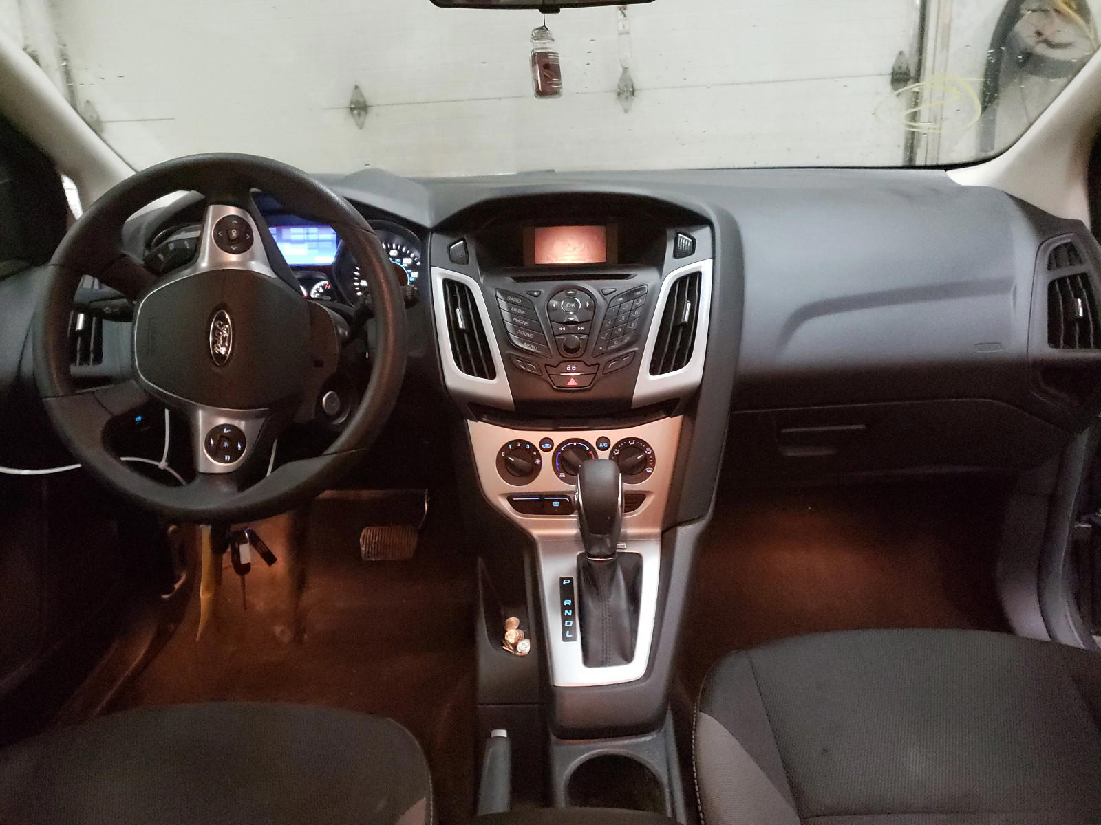 Photo 9 from auction – 2014 FORD FOCUS SE with VIN 1FADP3K2XEL206984