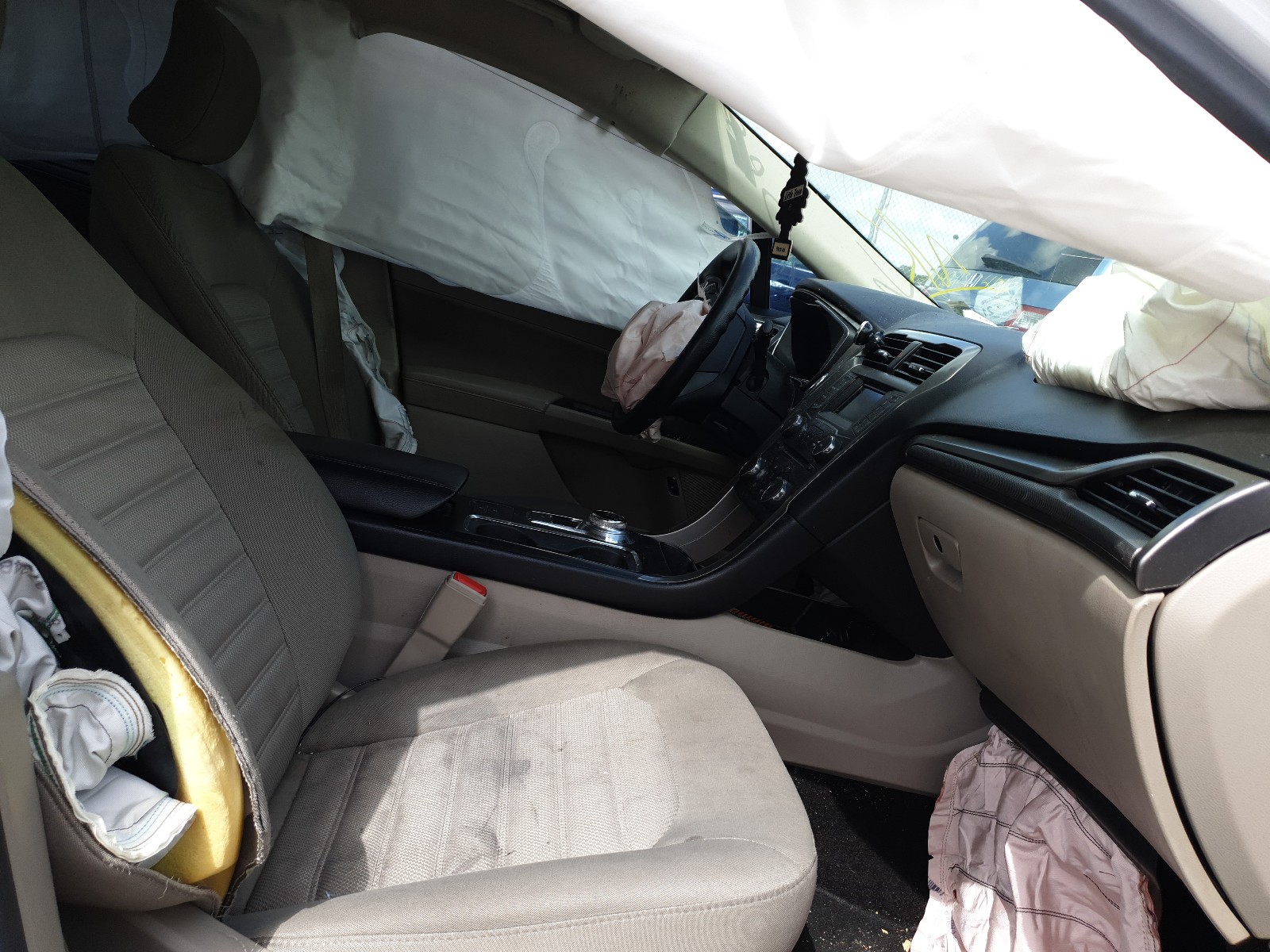 Photo 5 from auction – 2018 FORD FUSION SE with VIN 3FA6P0LU4JR141505