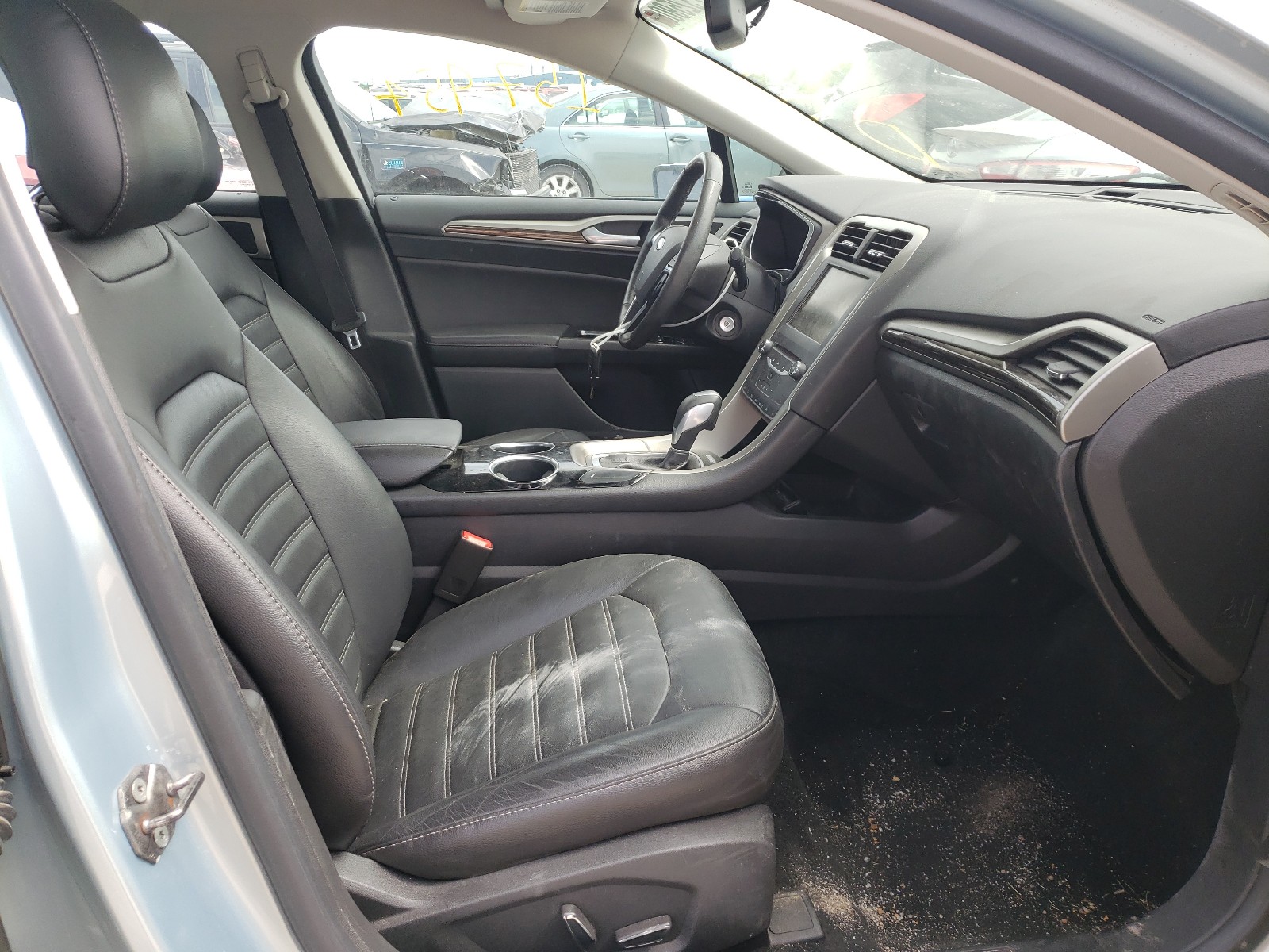 Photo 5 from auction – 2013 FORD FUSION SE with VIN 3FA6P0LU1DR340077