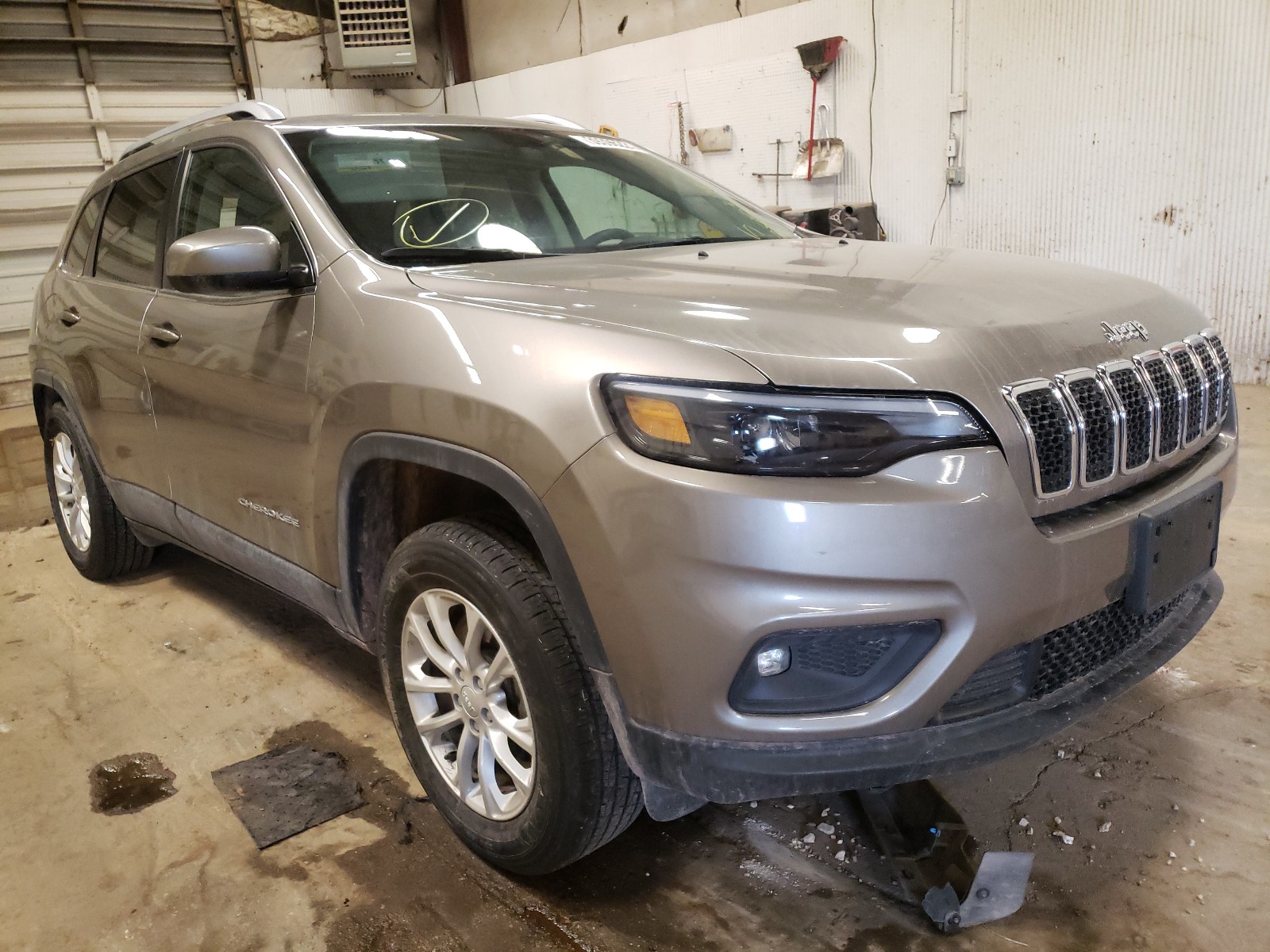 Photo 1 from auction – 2019 JEEP CHEROKEE L with VIN 1C4PJMCBXKD386390