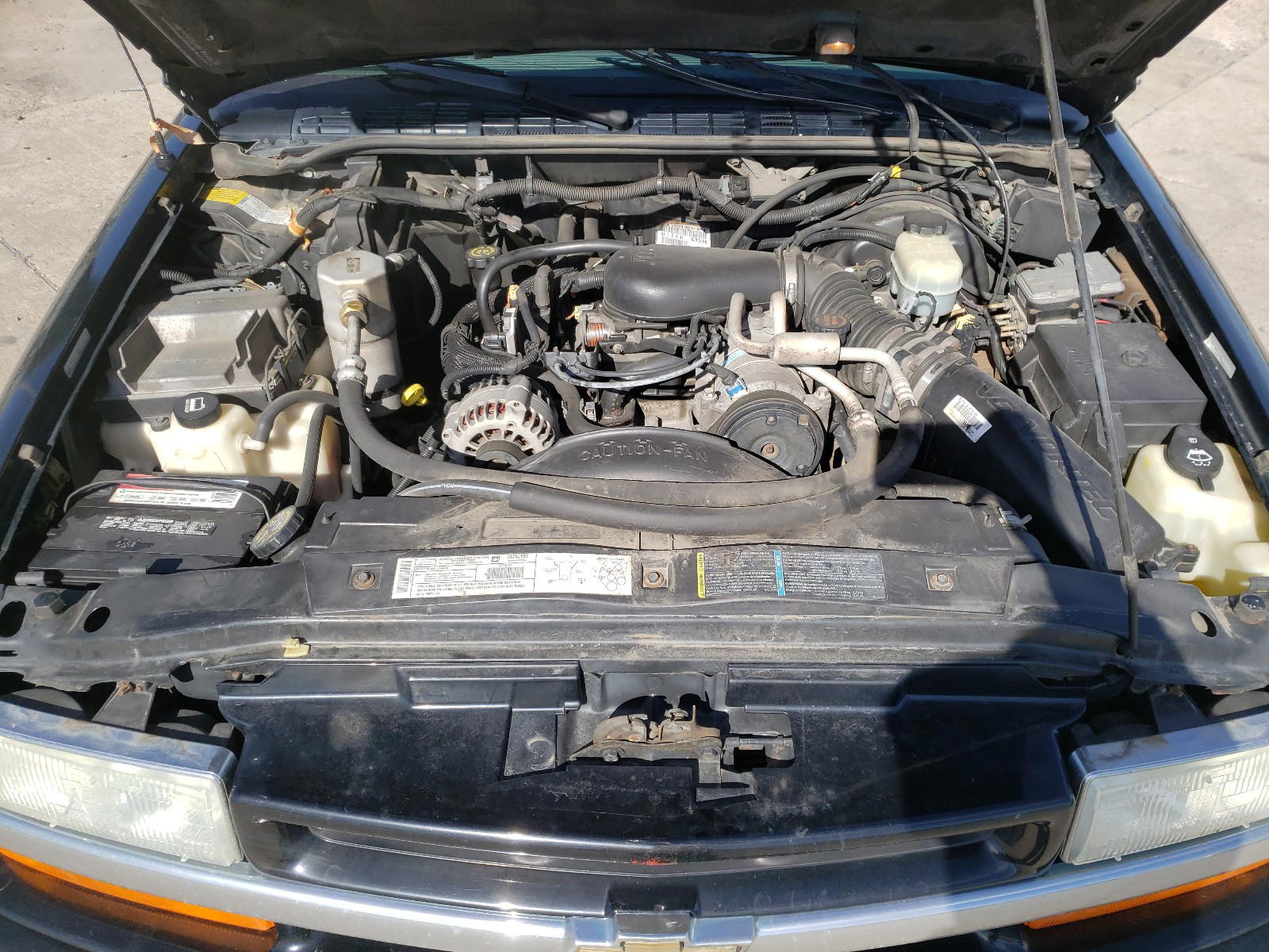 Photo 7 from auction – 2002 CHEVROLET BLAZER with VIN 1GNCT18WX2K130269