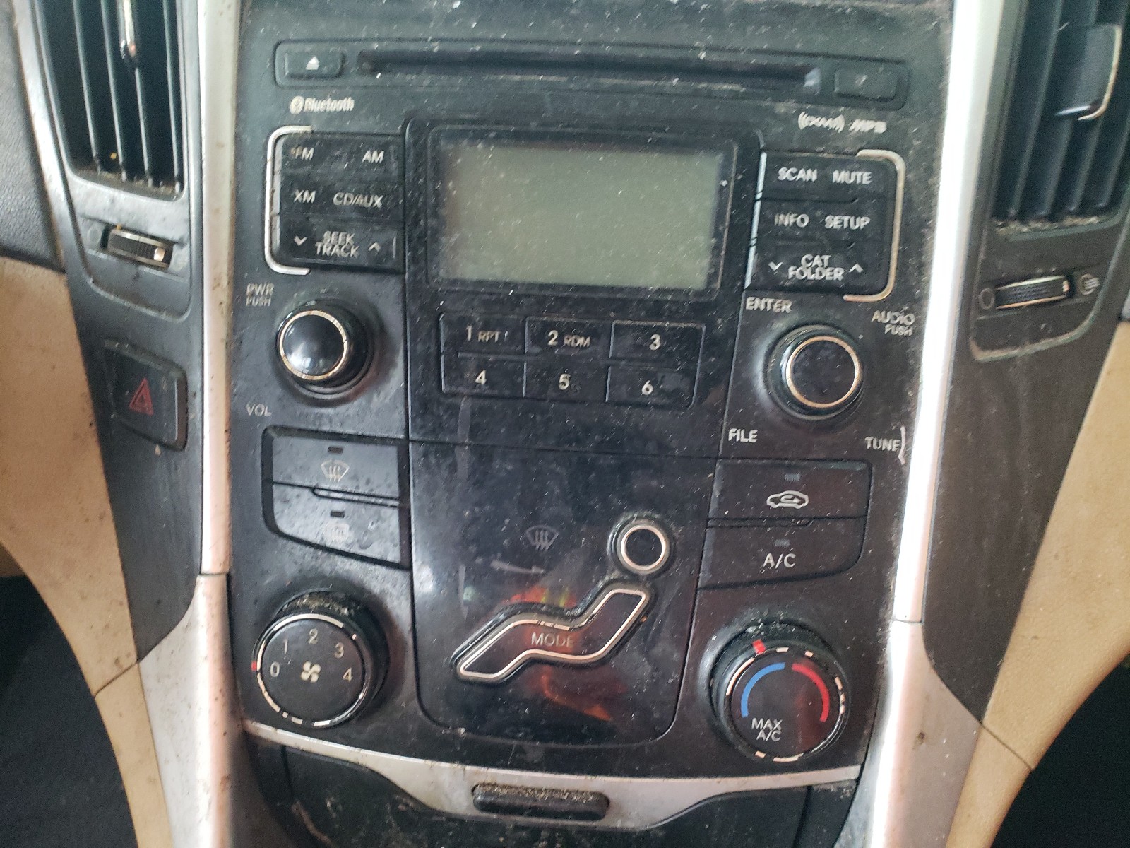Photo 9 from auction – 2011 HYUNDAI SONATA GLS with VIN 5NPEB4AC3BH185165