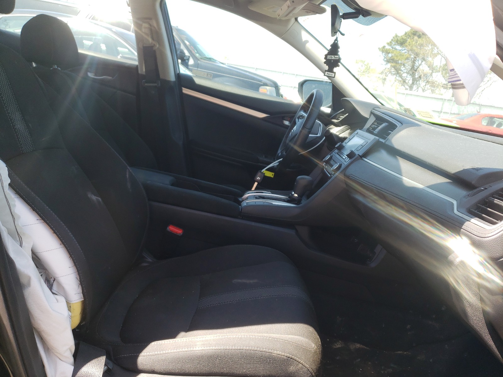 Photo 5 from auction – 2019 HONDA CIVIC LX with VIN 2HGFC2F6XKH588806