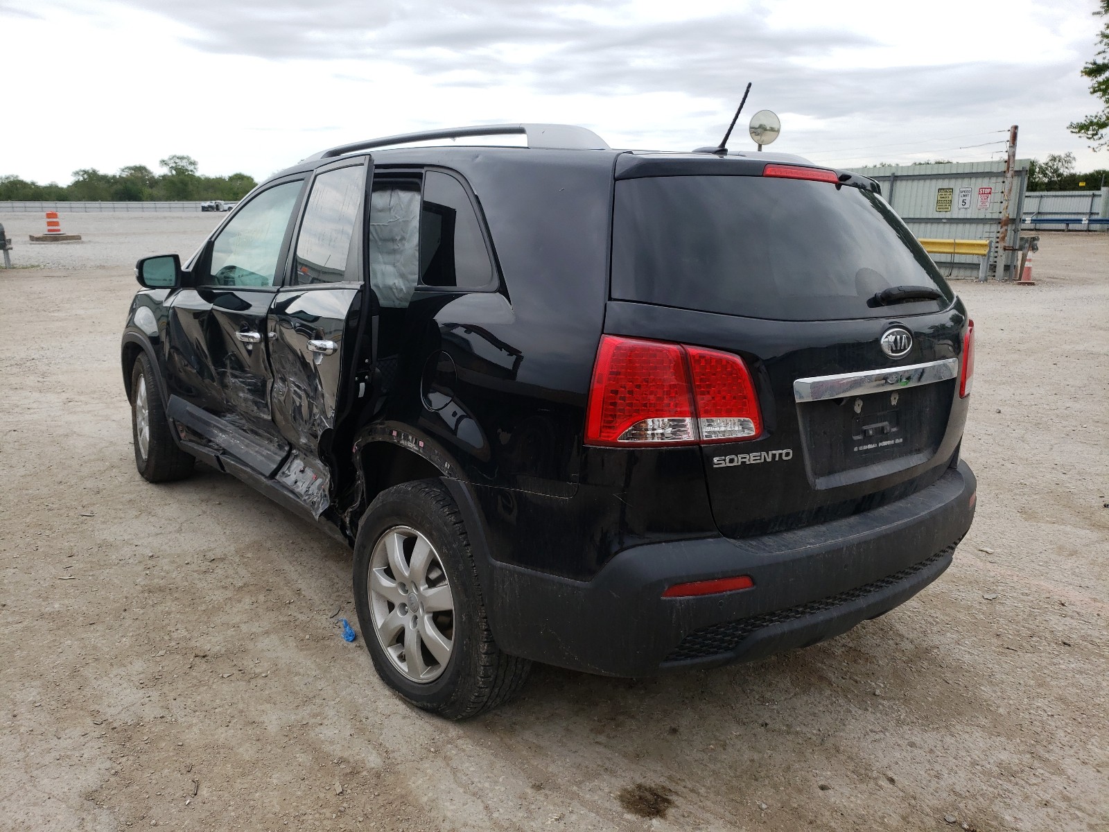 Photo 3 from auction – 2013 KIA SORENTO LX with VIN 5XYKT4A67DG408179