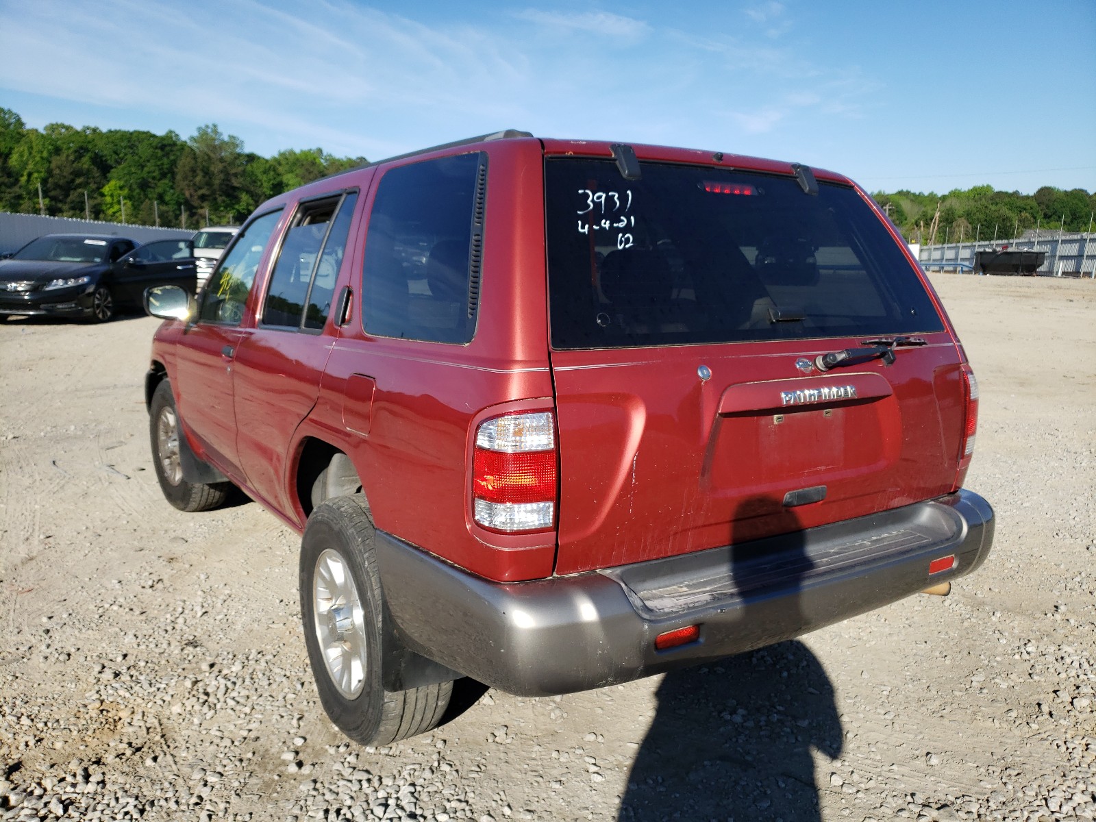 Photo 3 from auction – 2000 NISSAN PATHFINDER with VIN JN8AR07S2YW403931