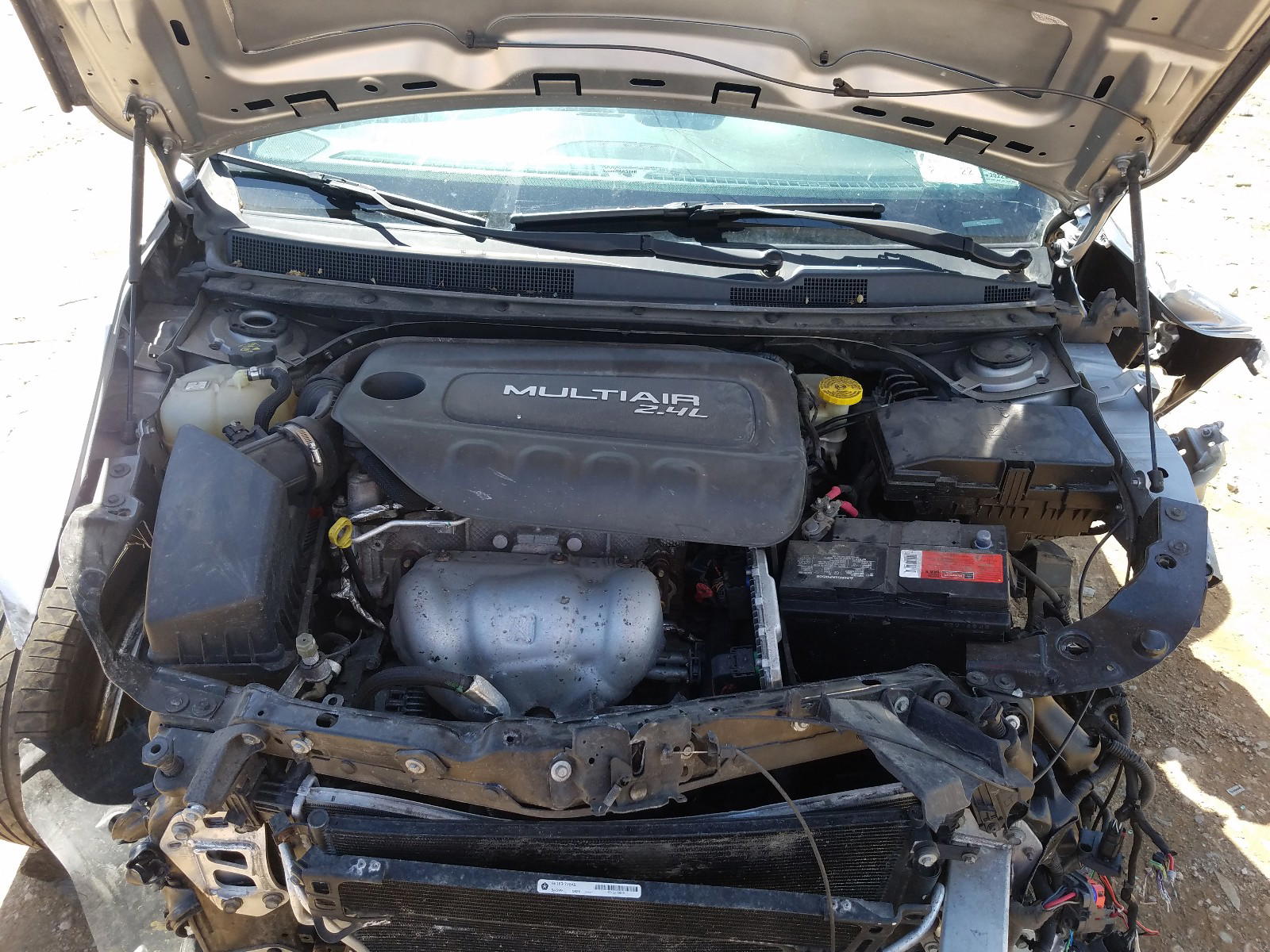 Photo 7 from auction – 2015 CHRYSLER 200 LIMITE with VIN 1C3CCCABXFN714644
