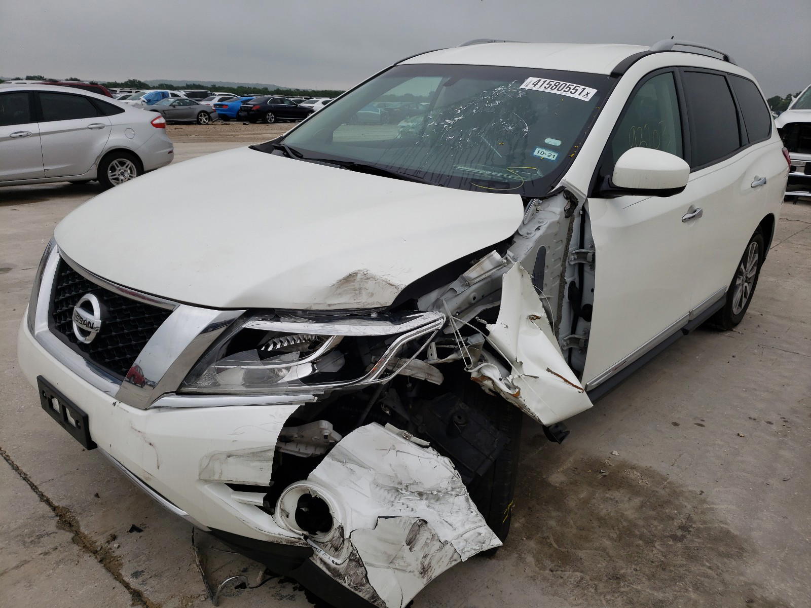 Photo 2 from auction – 2015 NISSAN PATHFINDER with VIN 5N1AR2MN5FC705343