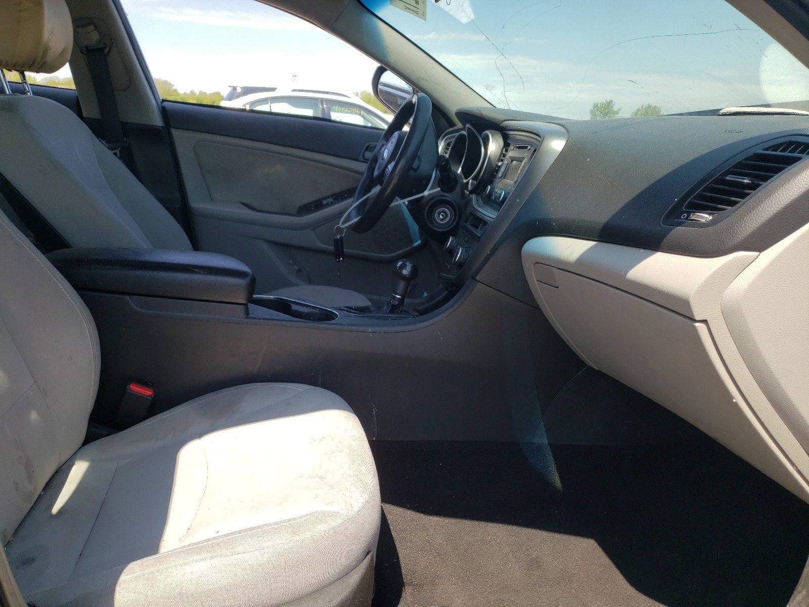 Photo 5 from auction – 2015 KIA OPTIMA LX with VIN 5XXGM4A72FG506667