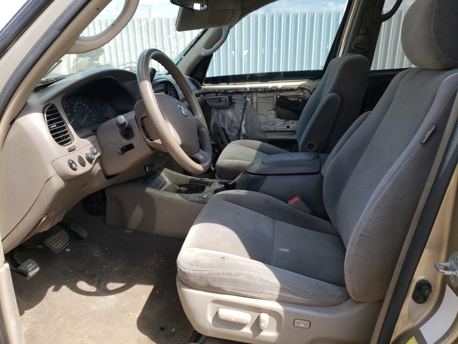 Photo 5 from auction – 2006 TOYOTA SEQUOIA SR with VIN 5TDZT34A36S274477