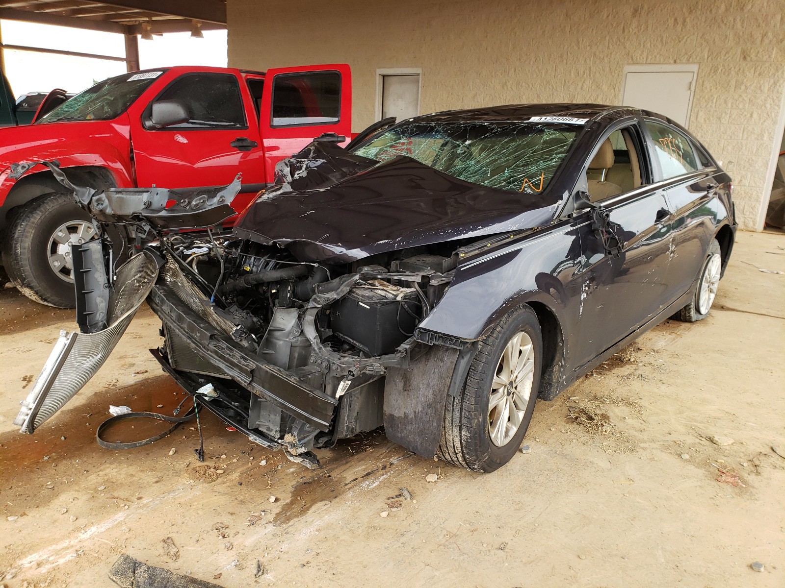Photo 2 from auction – 2011 HYUNDAI SONATA GLS with VIN 5NPEB4AC3BH185165