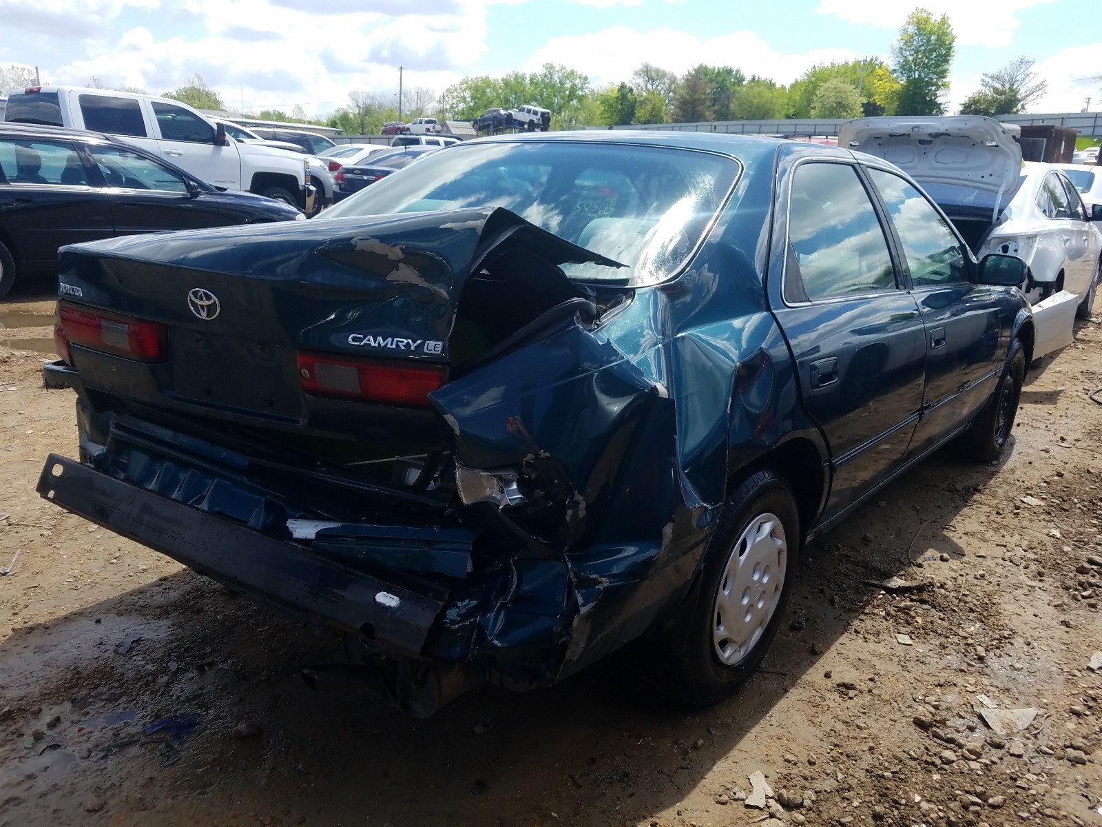 Photo 4 from auction – 1998 TOYOTA CAMRY CE with VIN JT2BG22K8W0255575