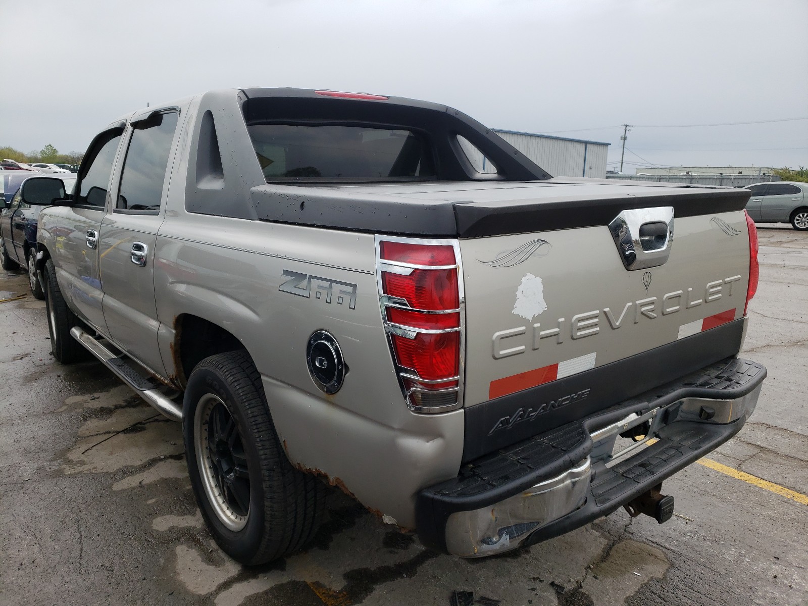 Photo 3 from auction – 2005 CHEVROLET AVALANCHE with VIN 3GNEC12Z65G268060